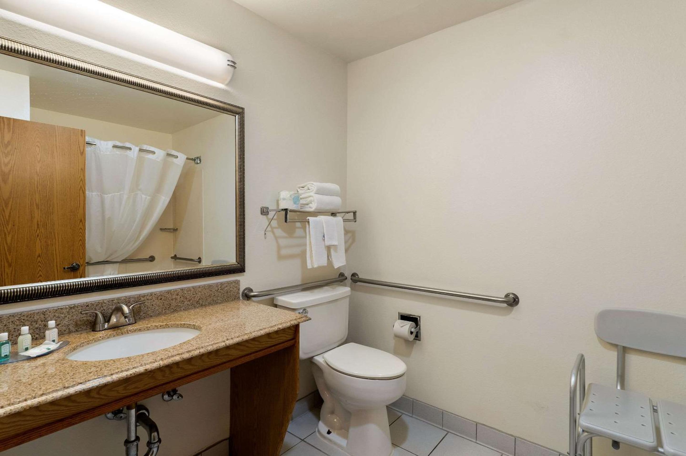 Queen Room - Disability Access/Non-Smoking - Photo 2