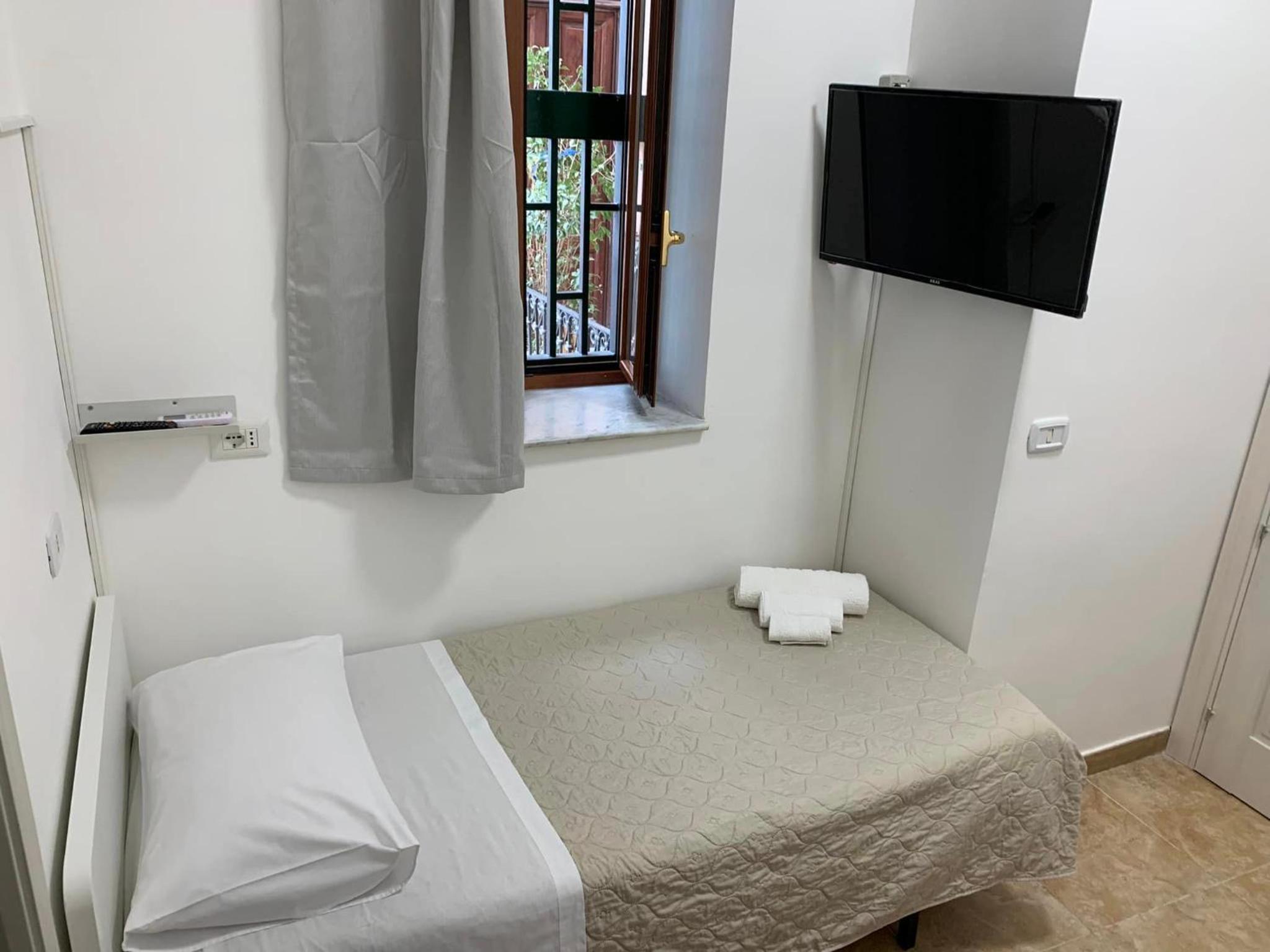 Single Room with Private Bathroom