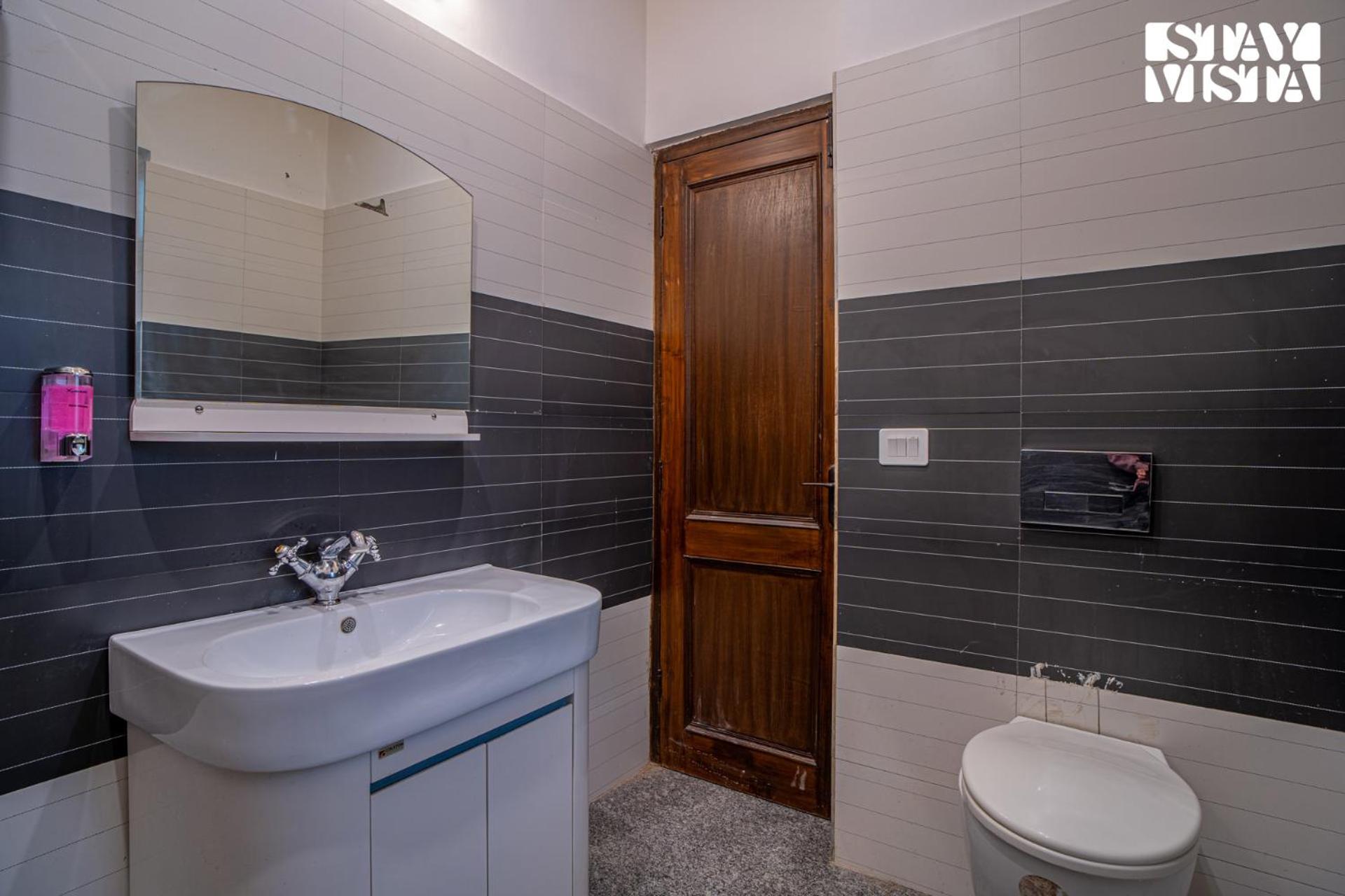 Two-Bedroom Villa - Photo 8