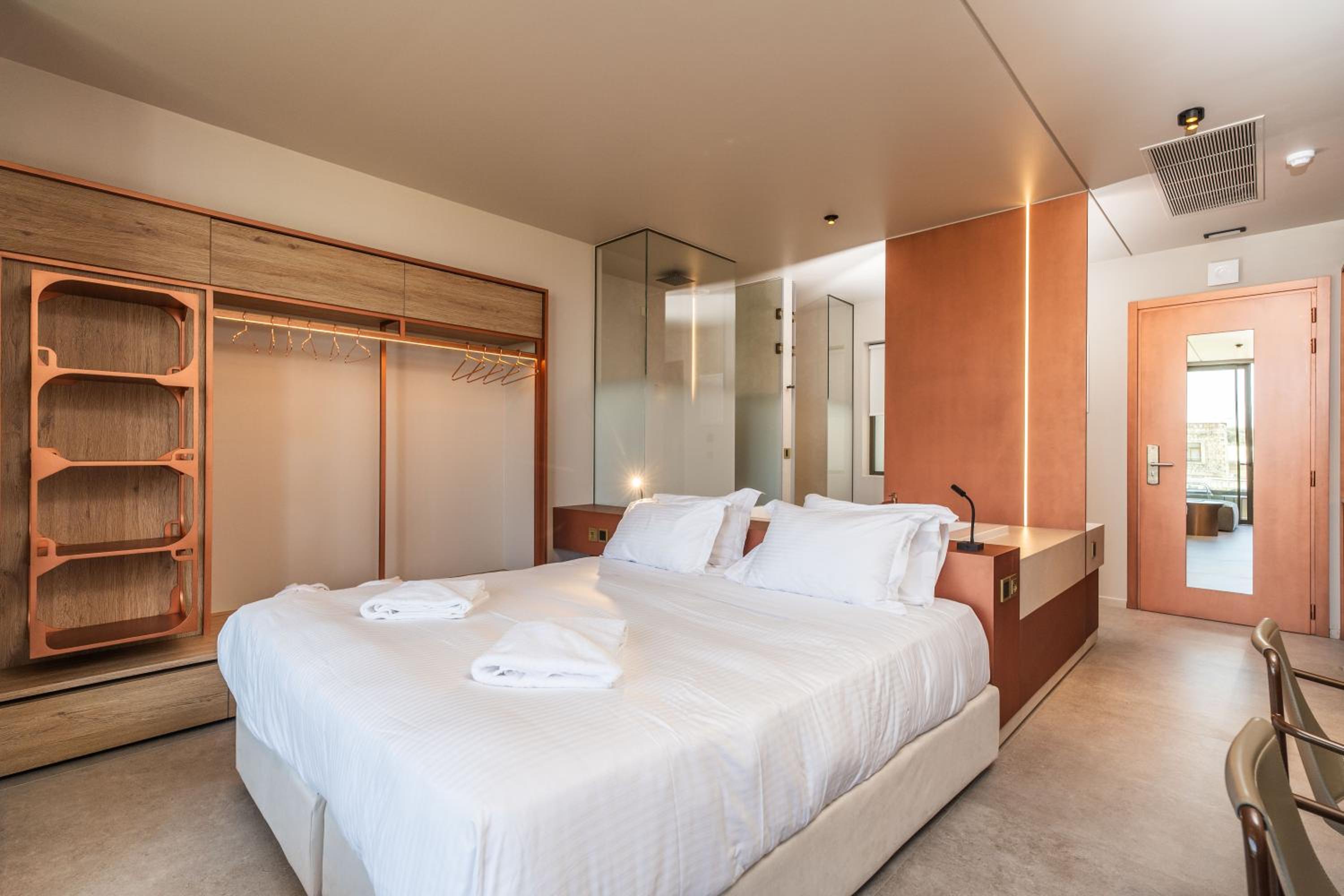 Suite with Spa Bath photo 3