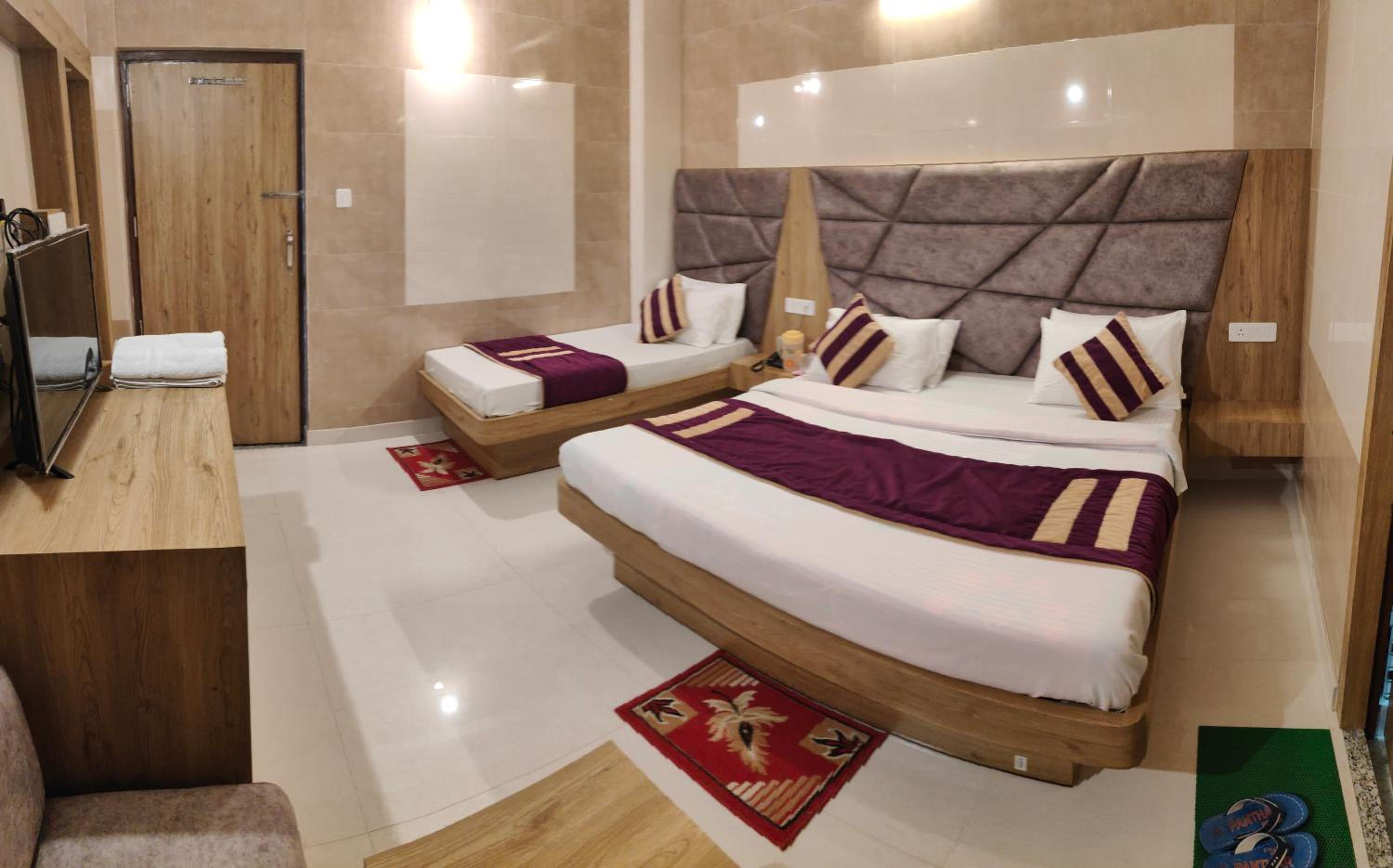 Triple Room with Private Bathroom
