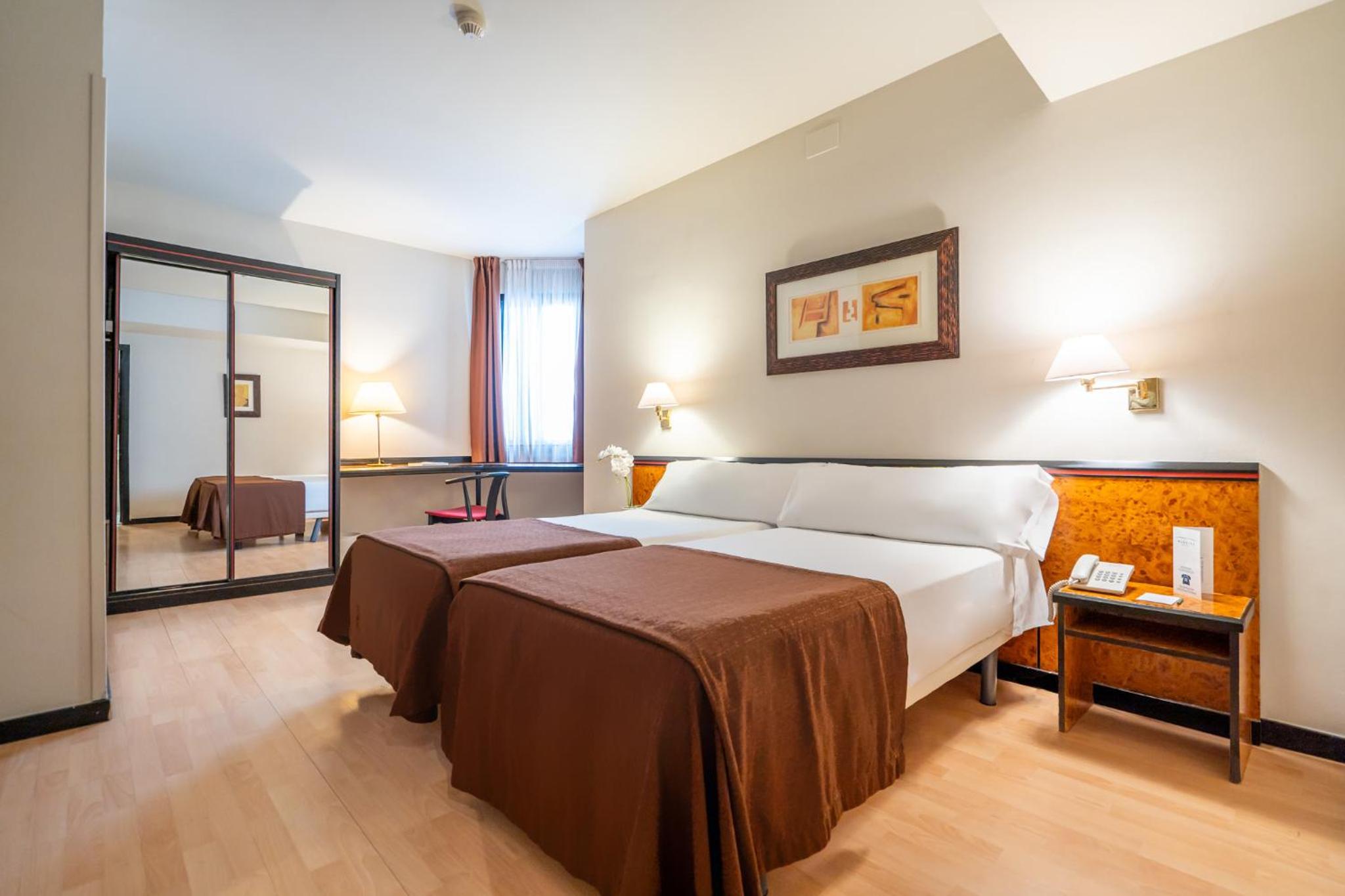 Double Room with Extra Bed photo 3