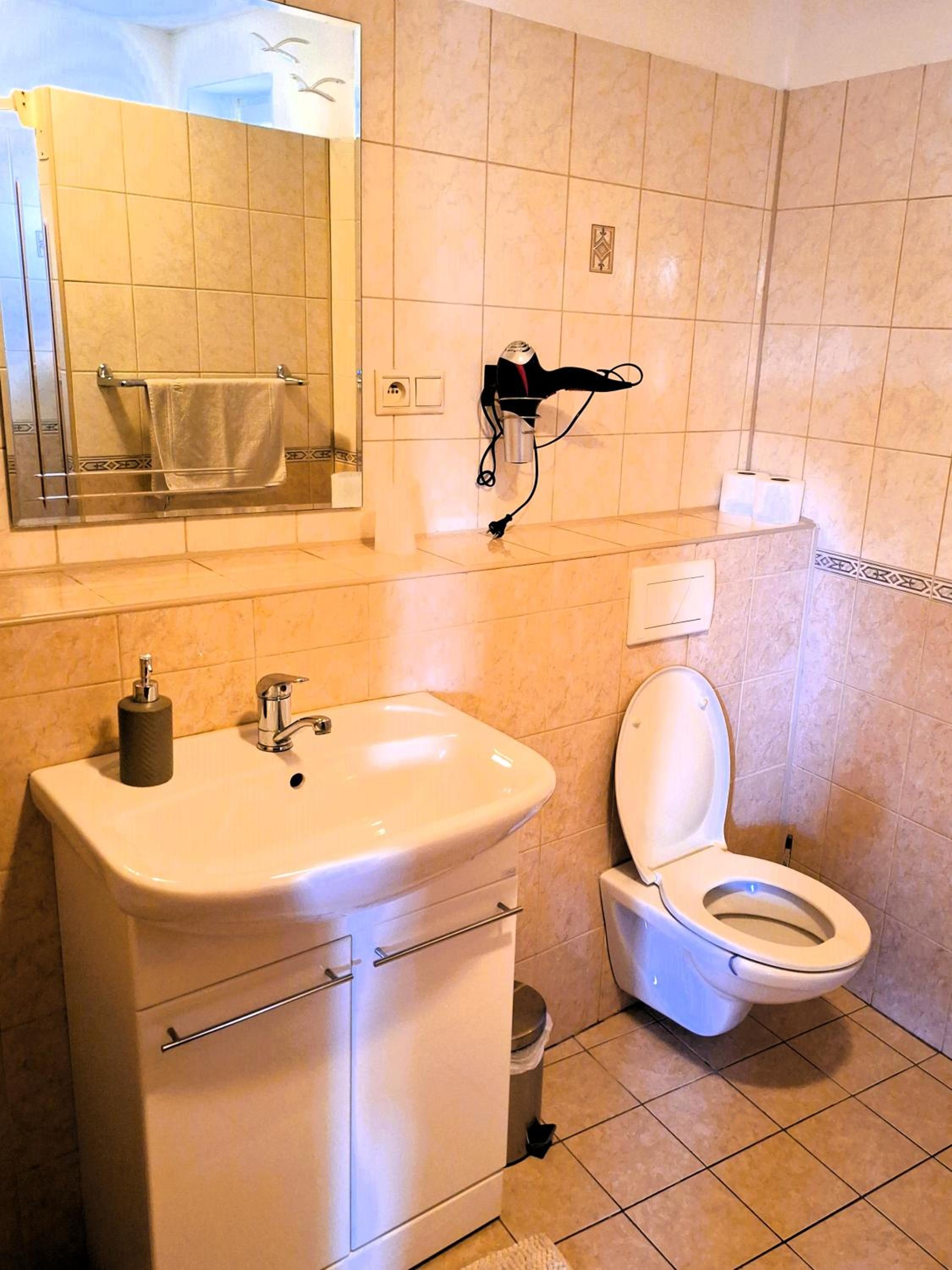 Triple Room with Private External Bathroom - Photo 7