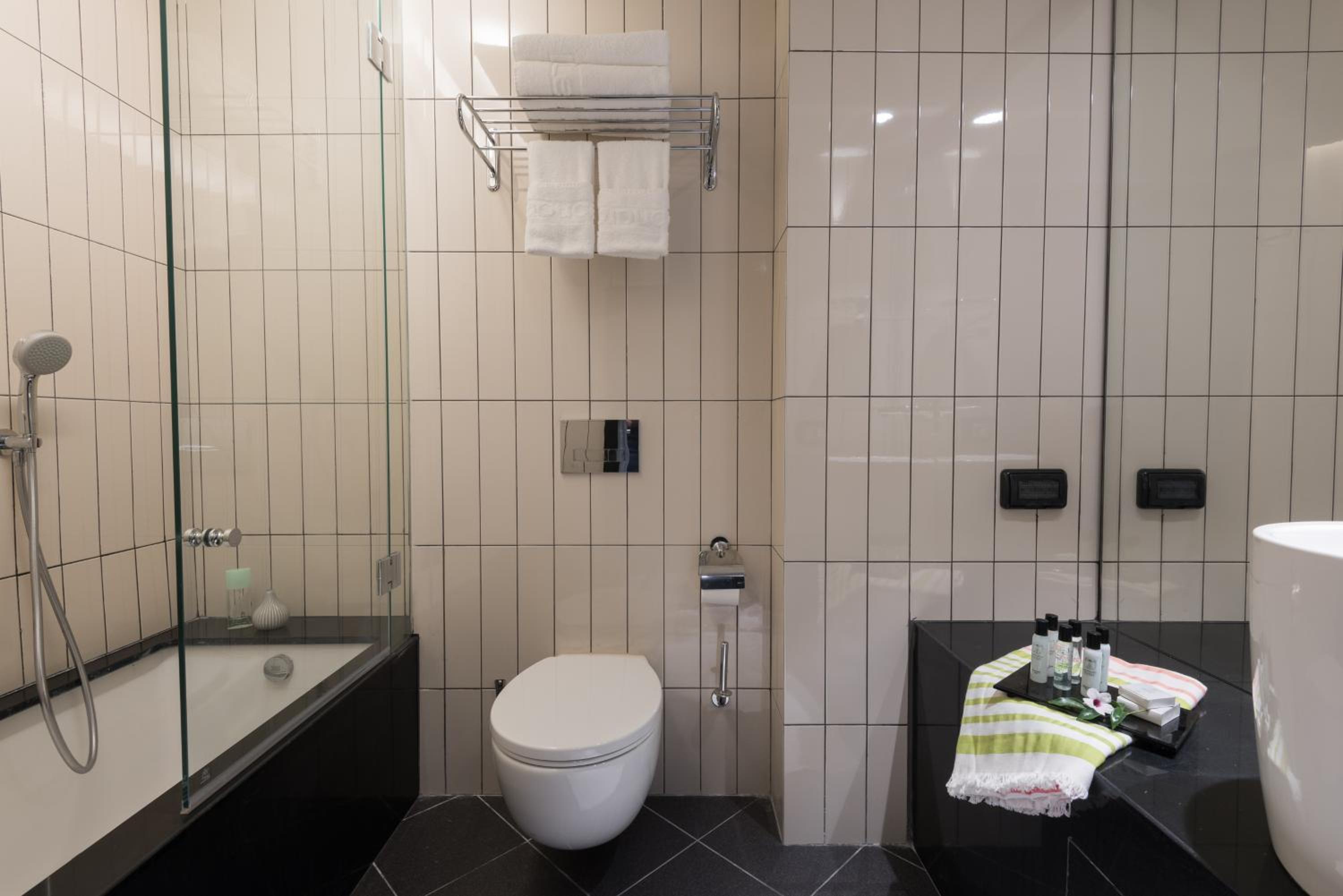 Executive Garden Jacuzzi