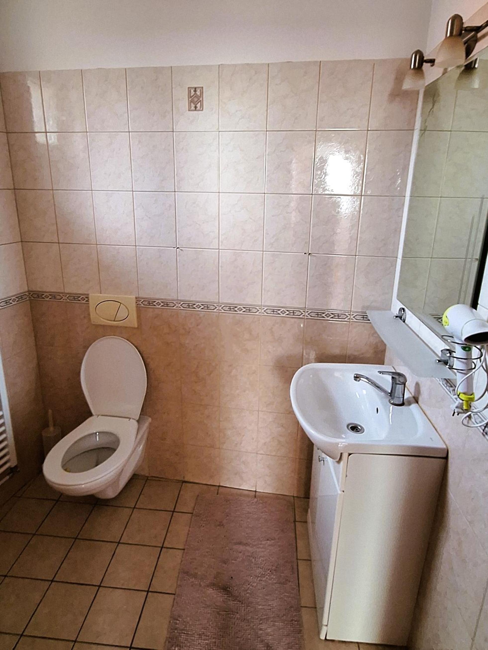 Triple Room with Private Bathroom - Photo 6