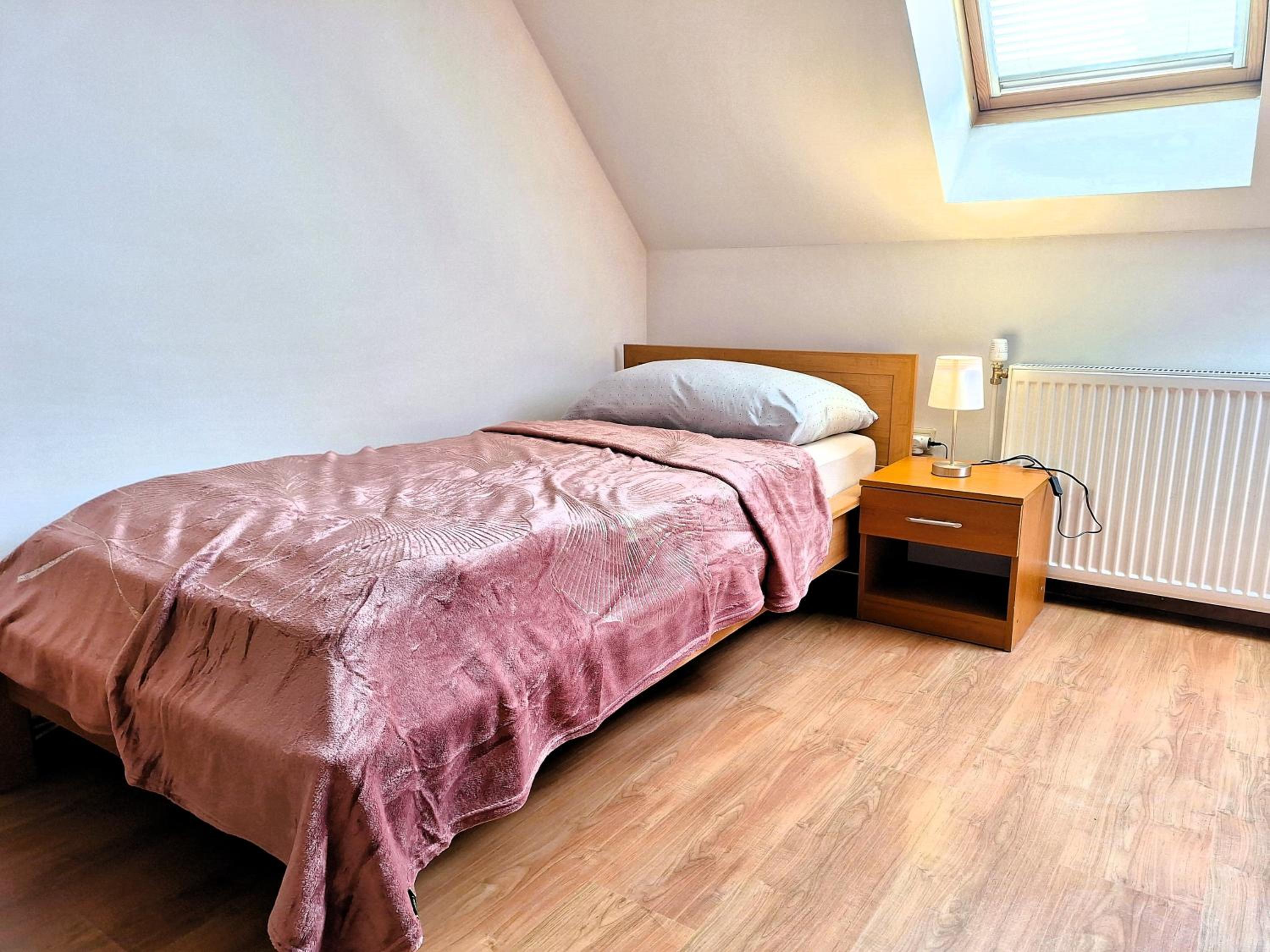 Triple Room with Private Bathroom - Photo 2