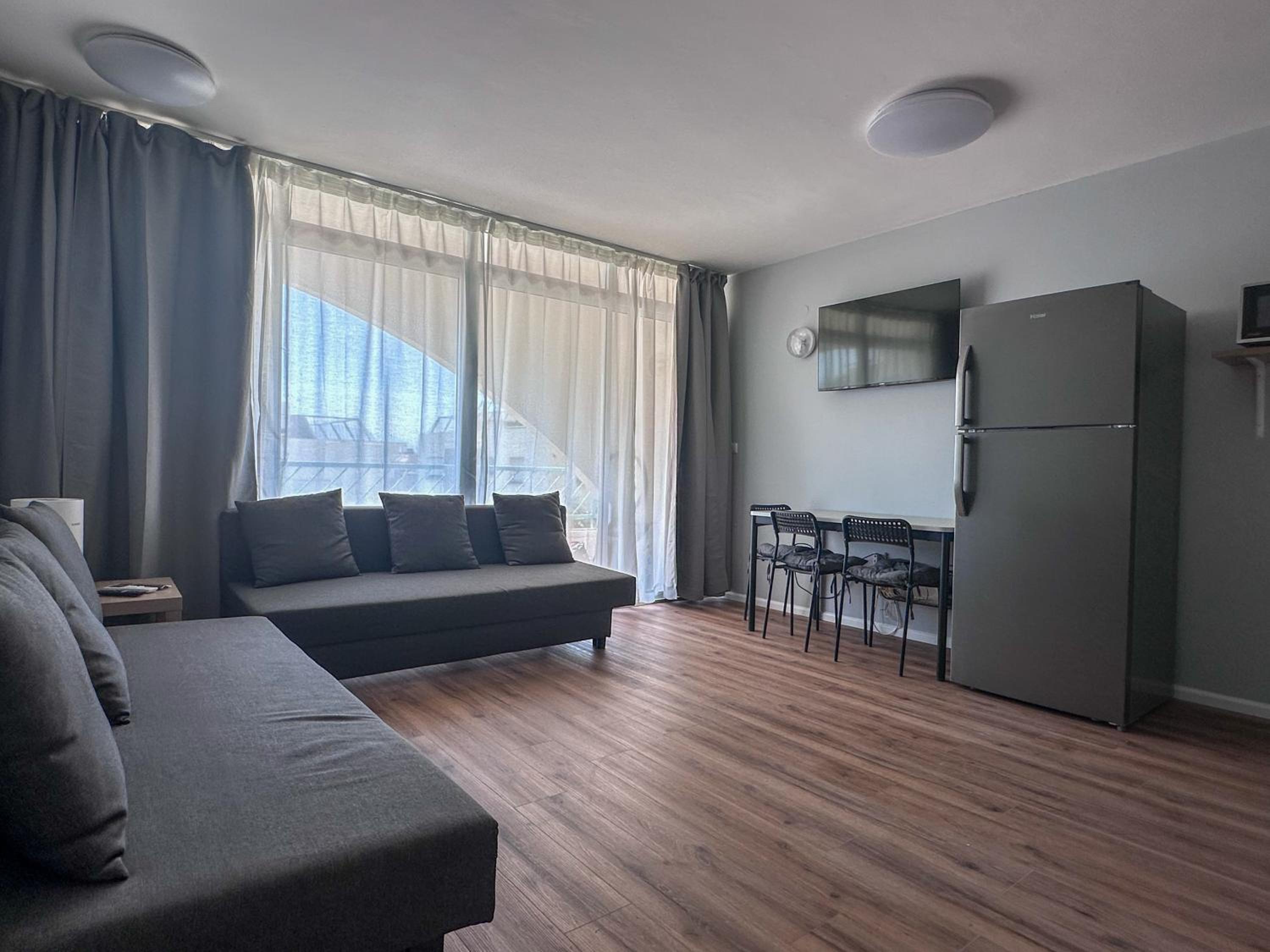 One-Bedroom Apartment photo 1