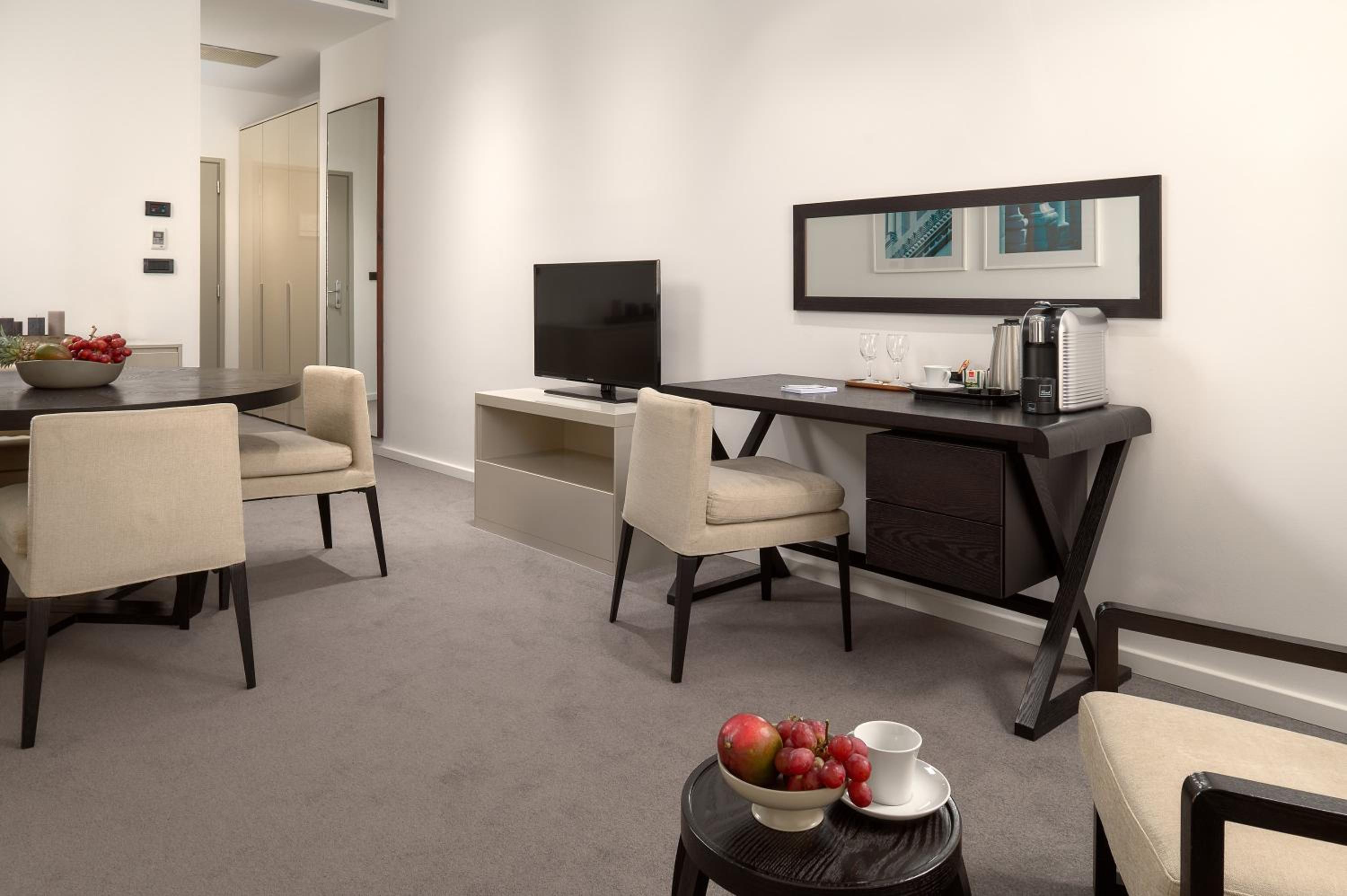 Deluxe Double or Twin Room - Photo 6