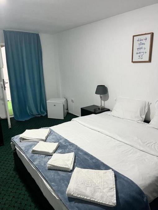 Double Room With Private Bathroom photo 2