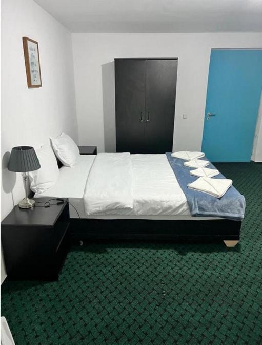 Double Room With Private Bathroom photo 3