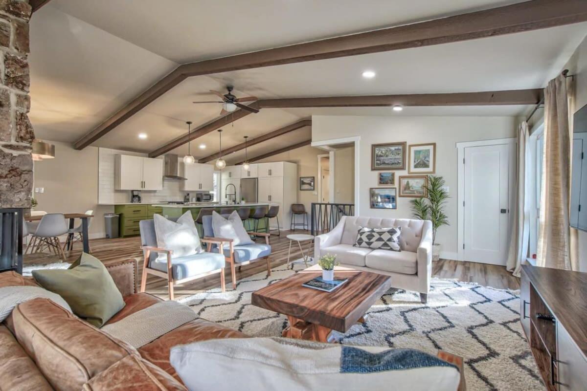 Family Room photo 1
