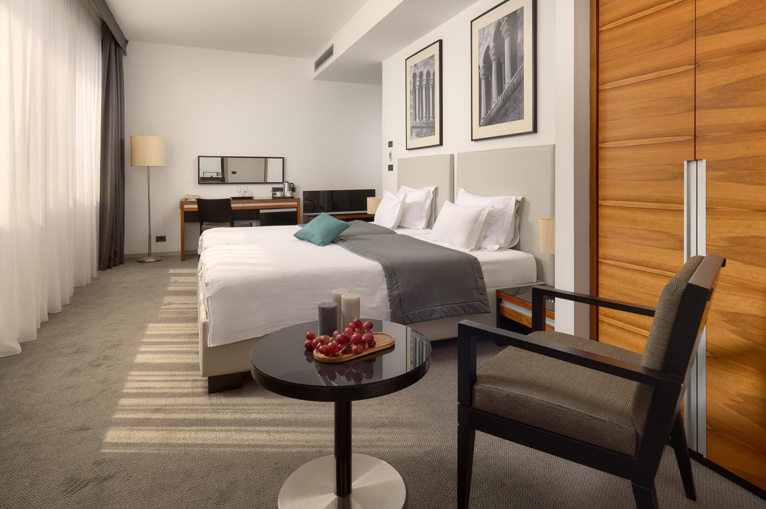 Superior Double or Twin Room - Photo 8