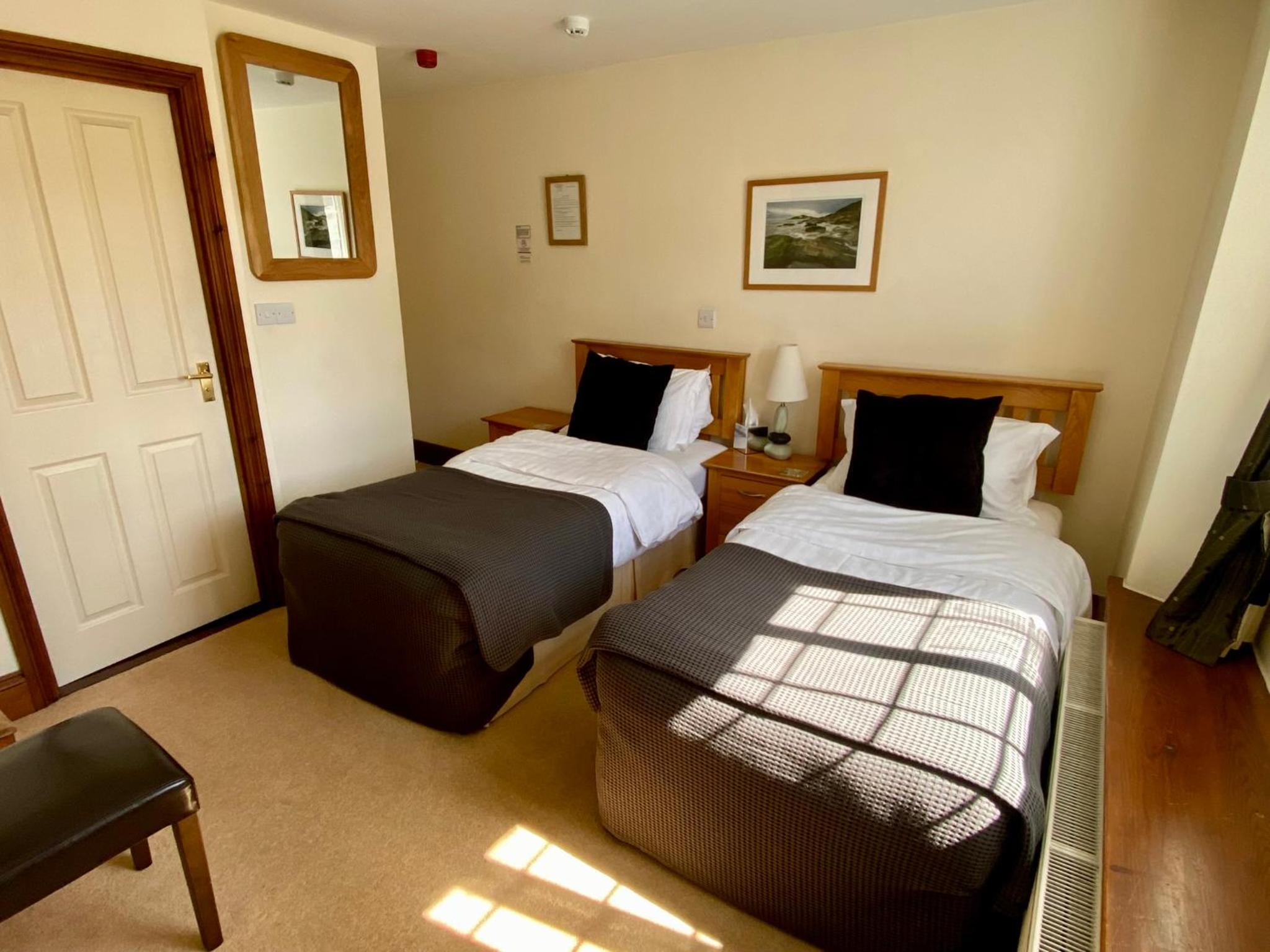 Twin Room - Photo 1