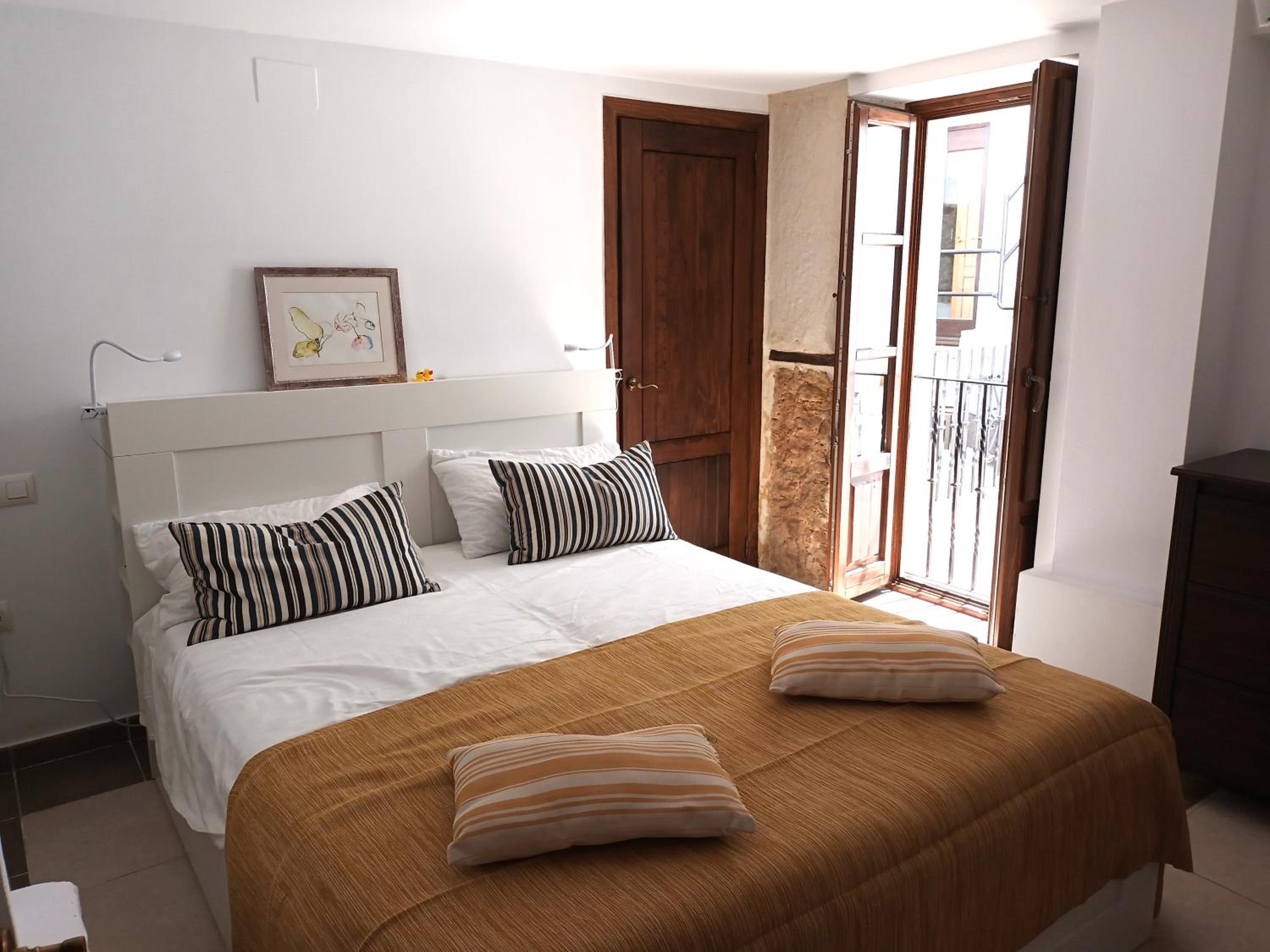 Three-Bedroom Apartment - Photo 31