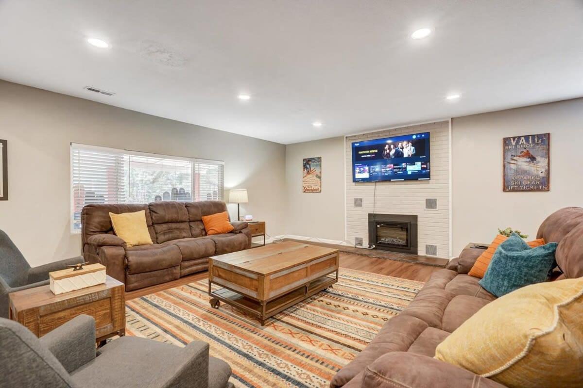 Family Room photo 1
