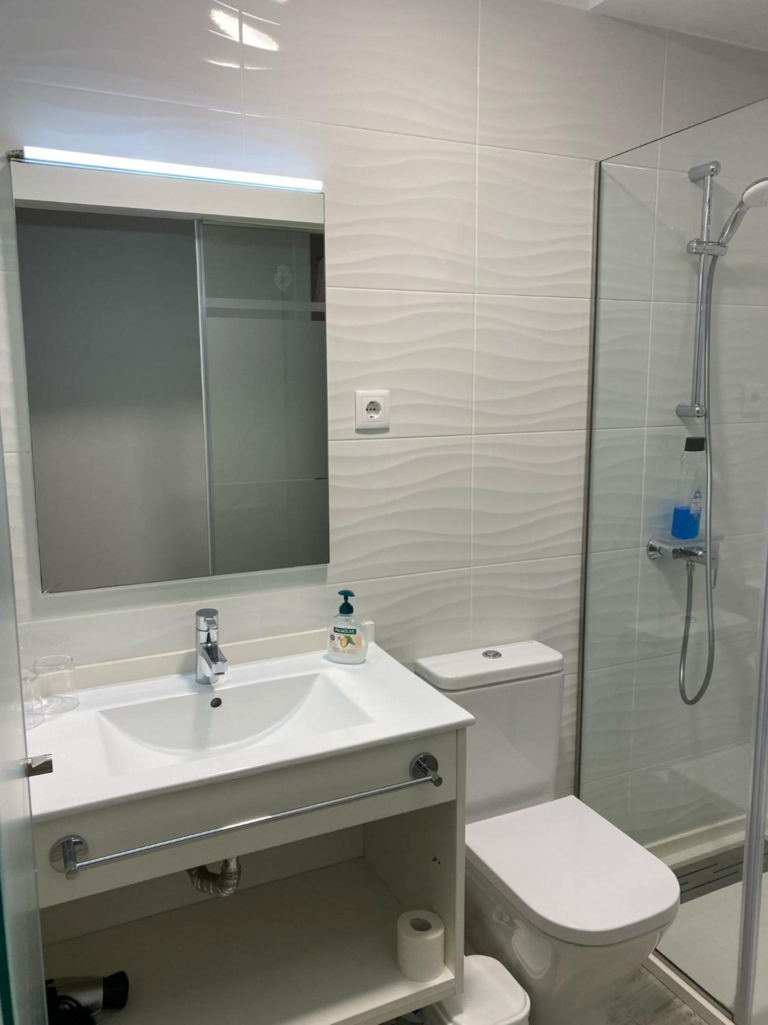 Triple Room with Private Bathroom photo 2