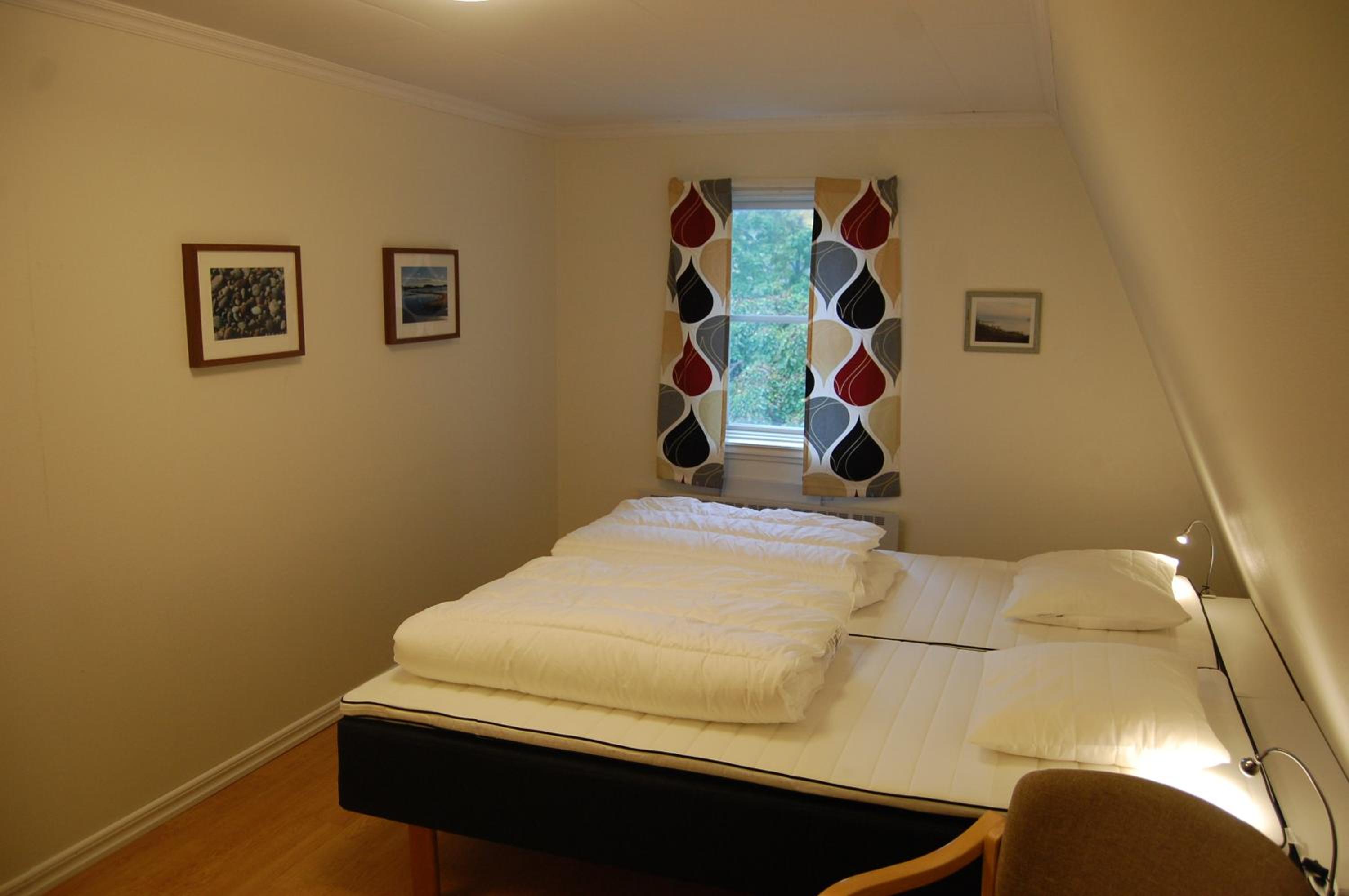 Standard Twin Room With Shared Bathroom photo 2