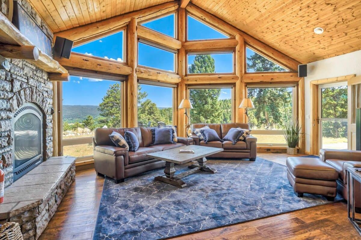 Family Room photo 1