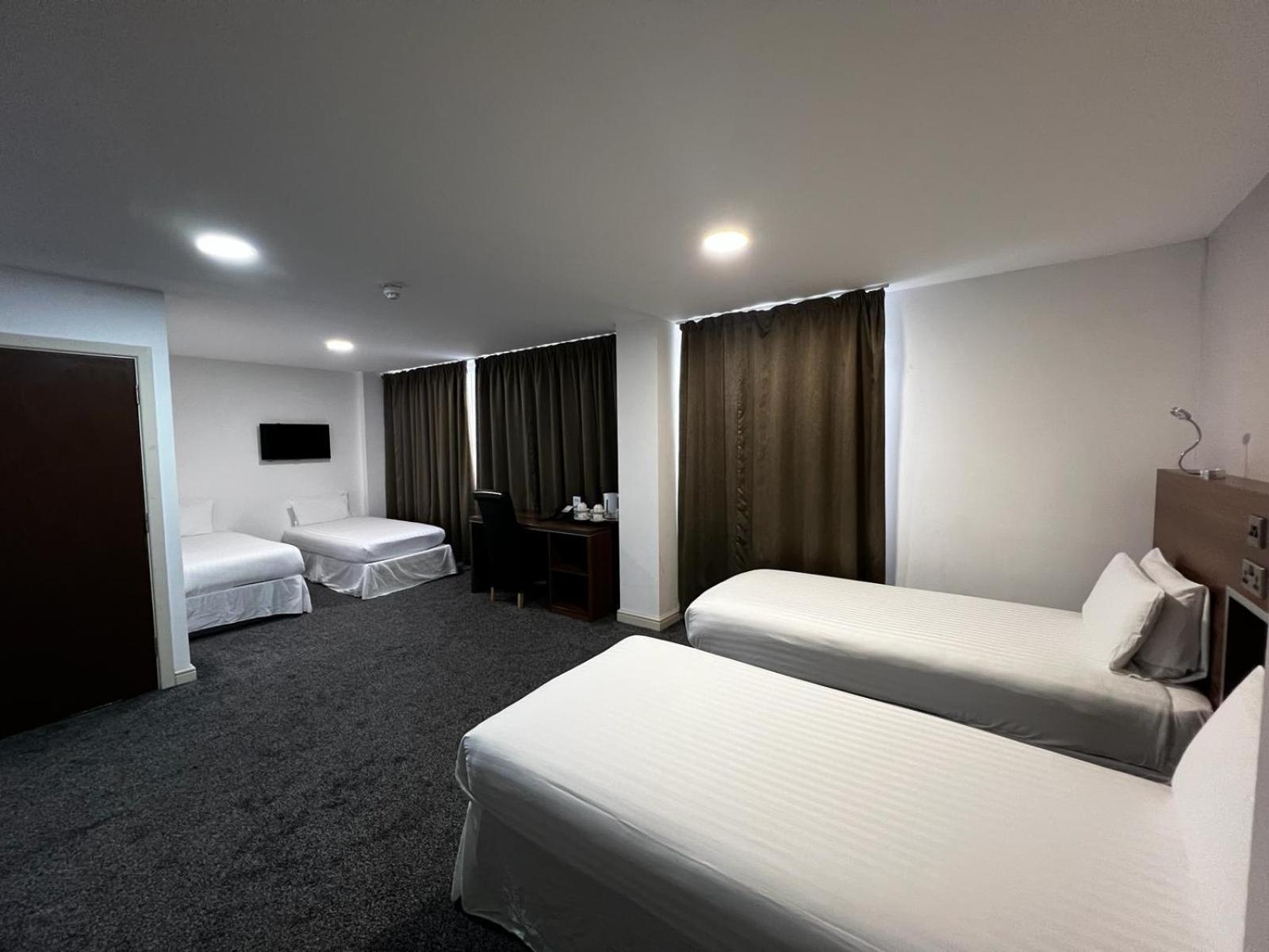 Quadruple Room with Bathroom photo 3