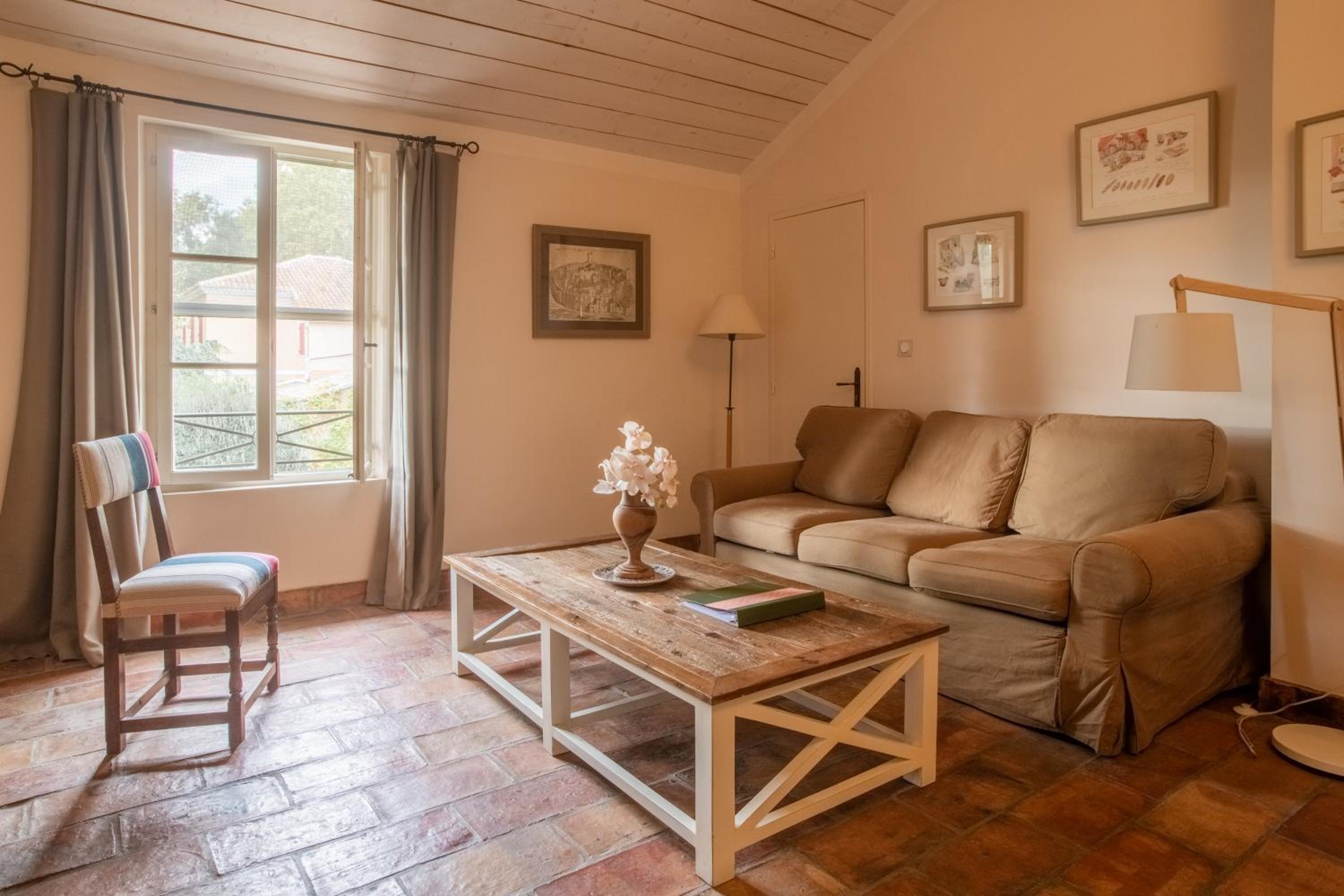 Deluxe Apartment with Terrace photo 2