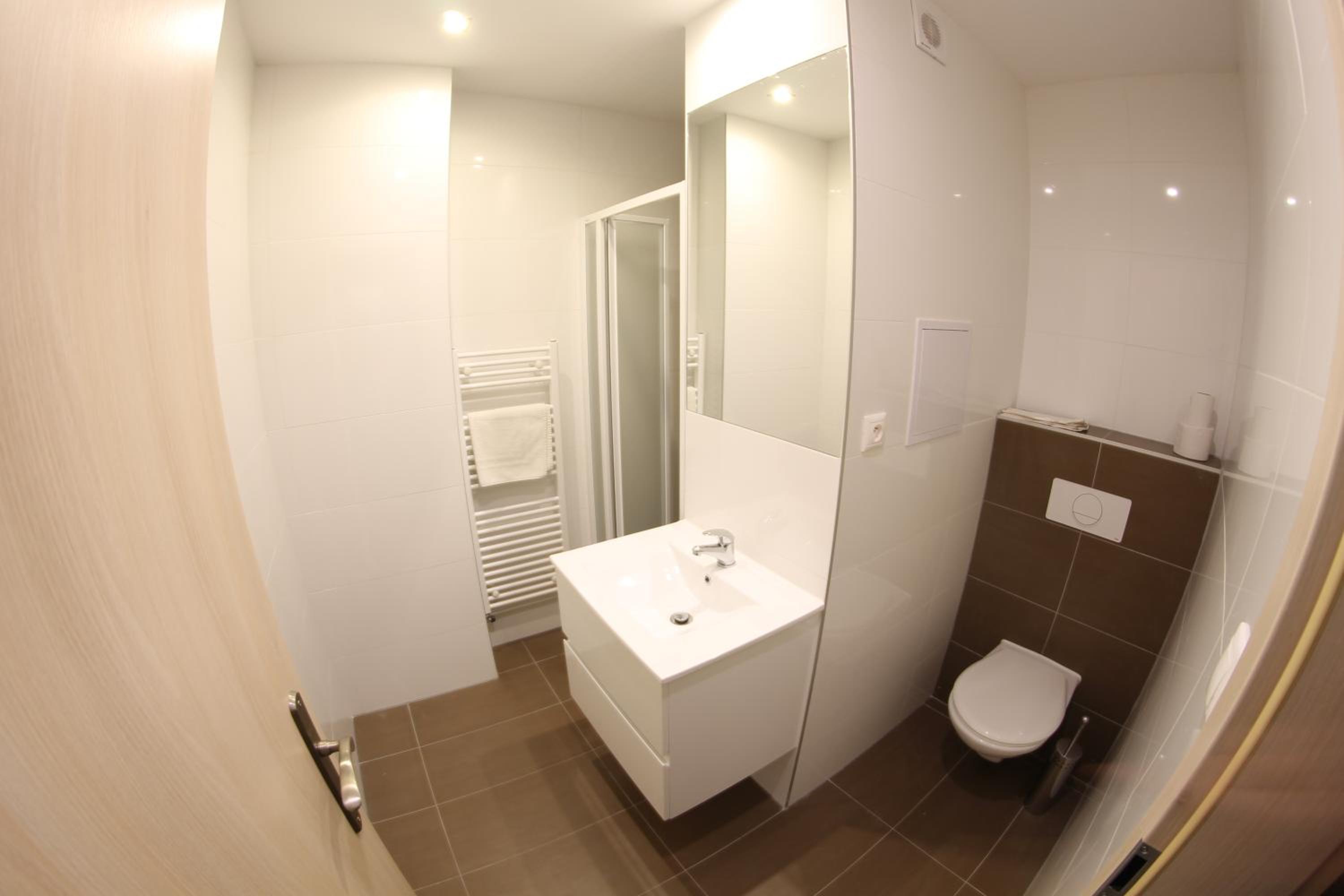 Premium Double or Twin Room - Photo 3