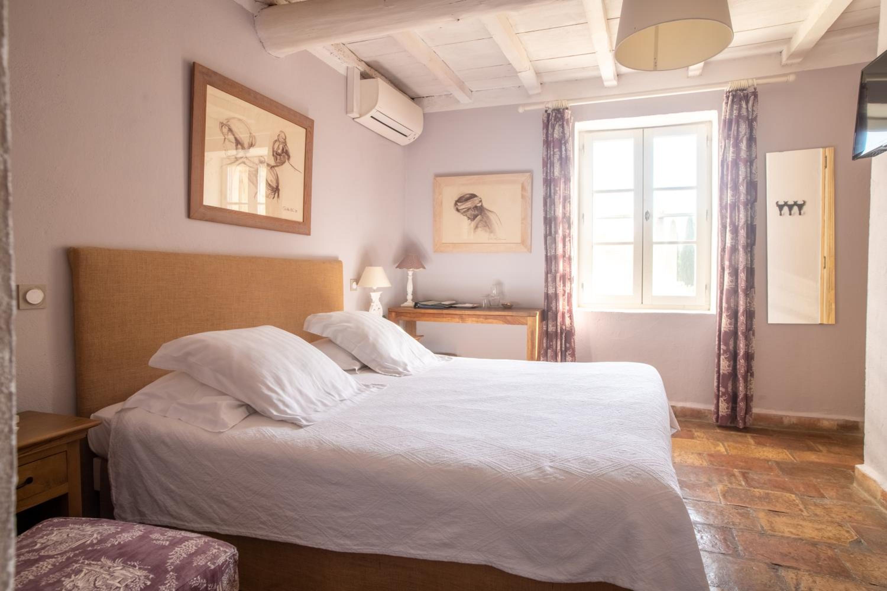 Standard Double Room - Photo 7