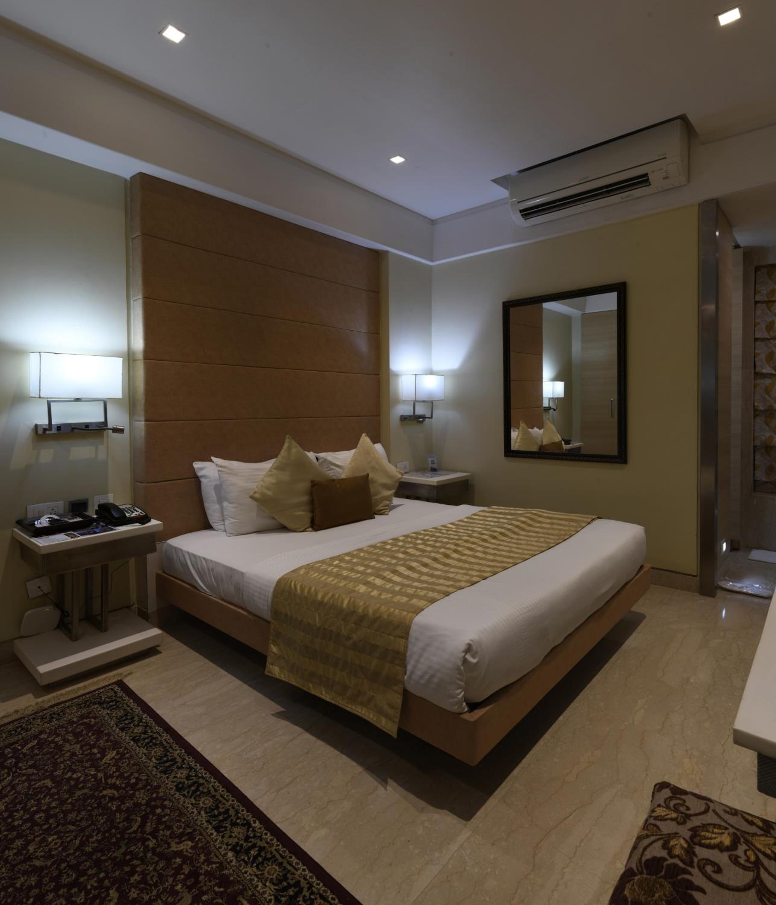 Club Heritage Room - Photo 5