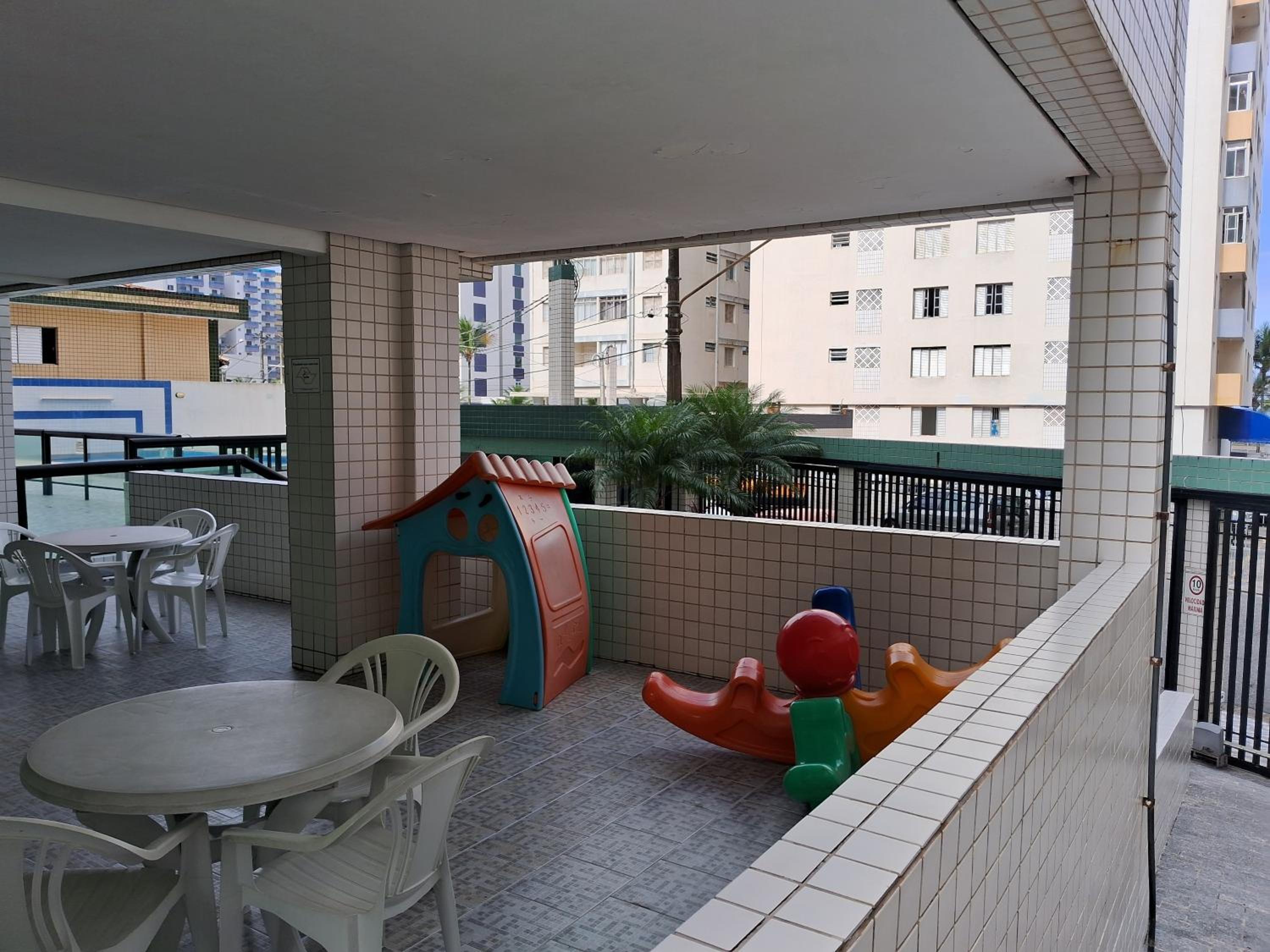 One-Bedroom Apartment - Photo 39