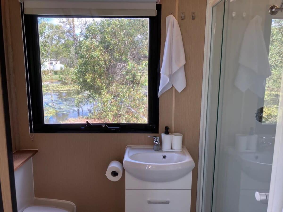 Mobile Home photo 2
