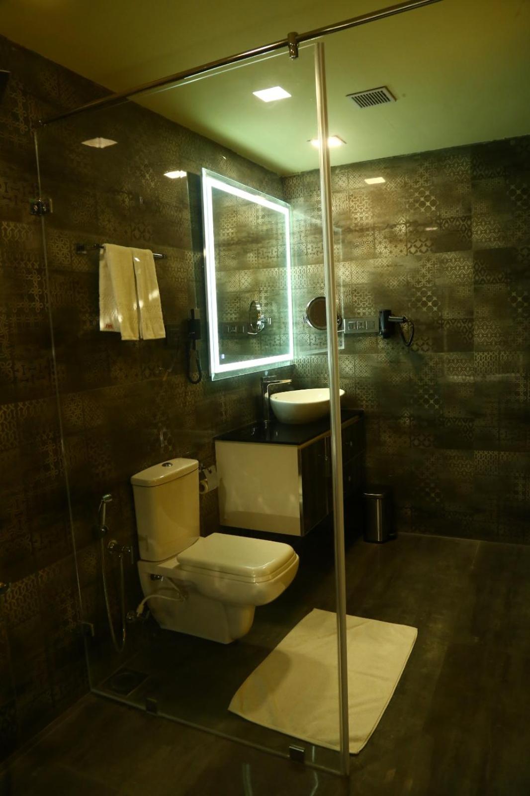 Superior King Room photo 2