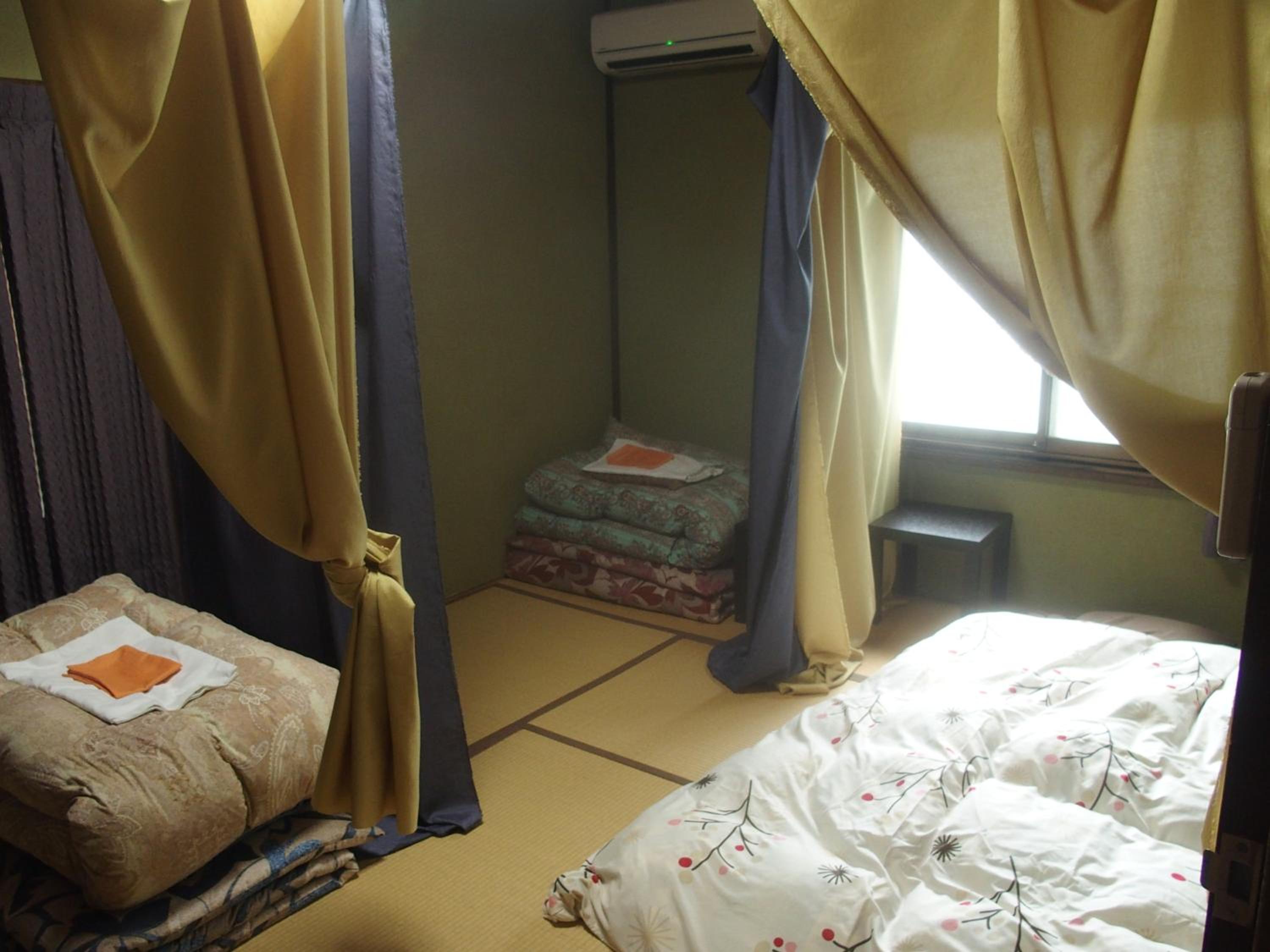 Japanese-Style Male Dormitory Room photo 1