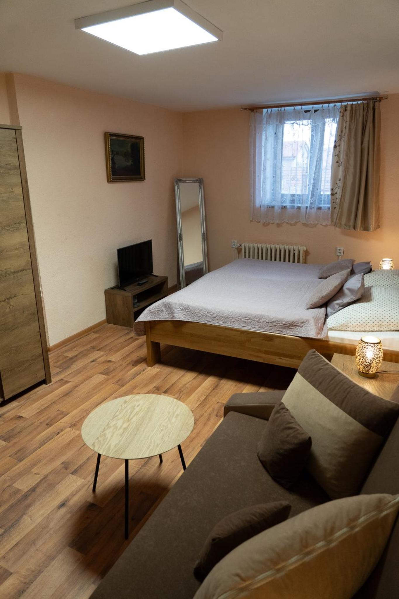 Deluxe Double Room with Extra Bed - Photo 19