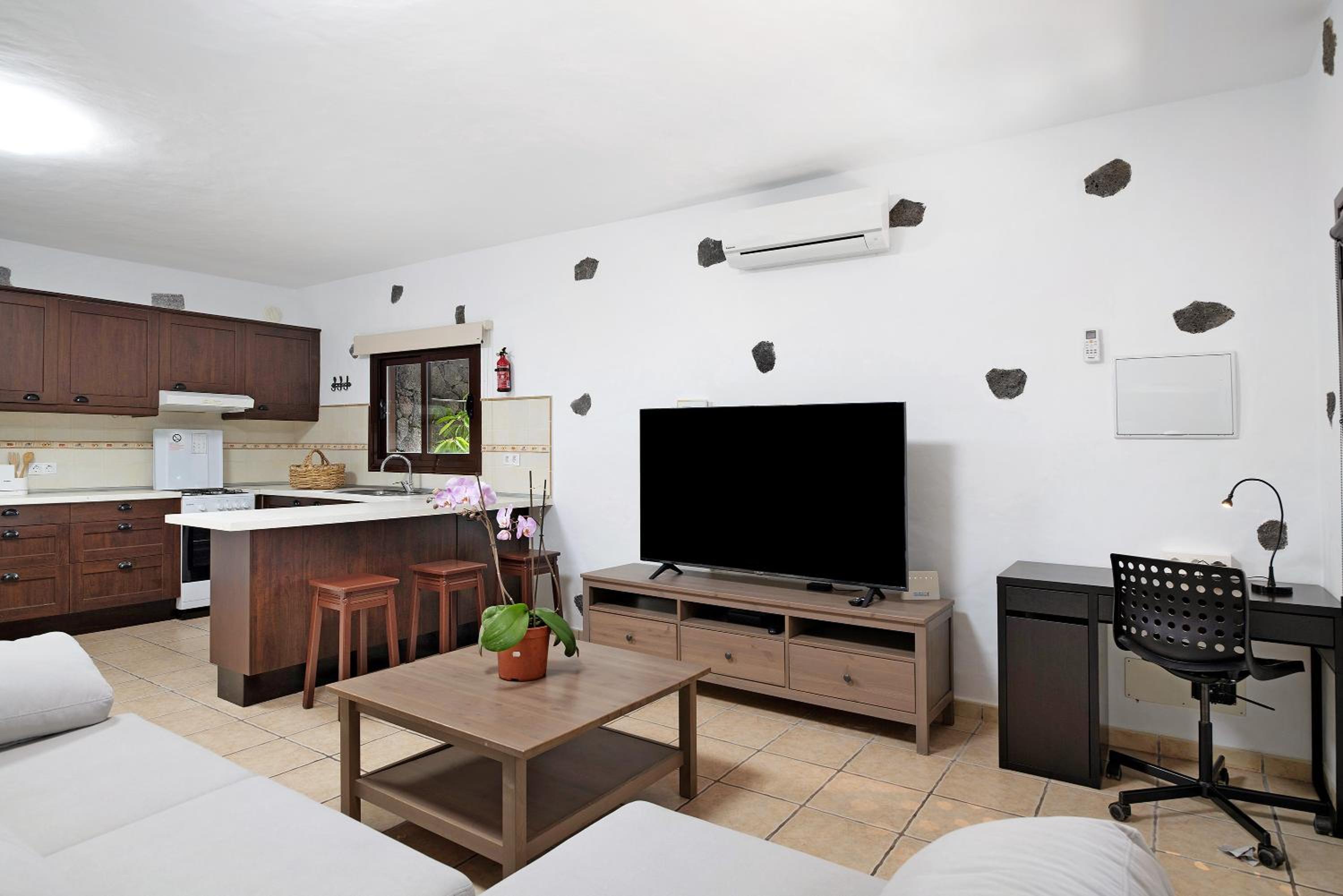 Two-Bedroom House photo 3