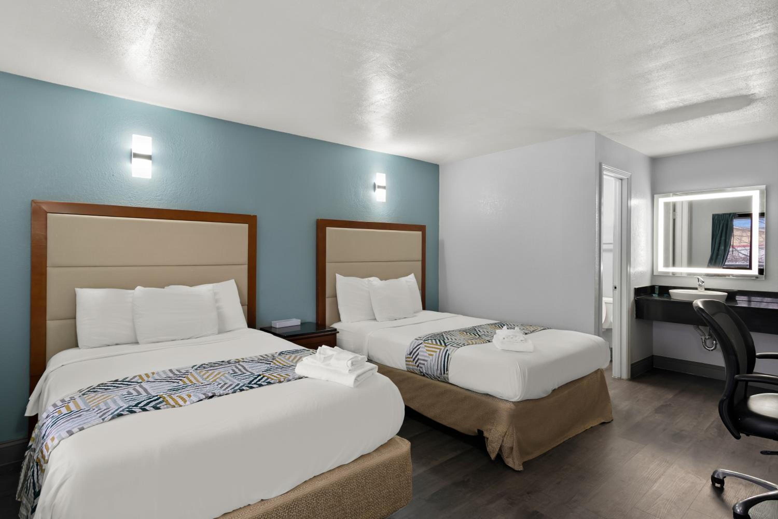 2 Double Beds Accessible Non Smoking photo 1