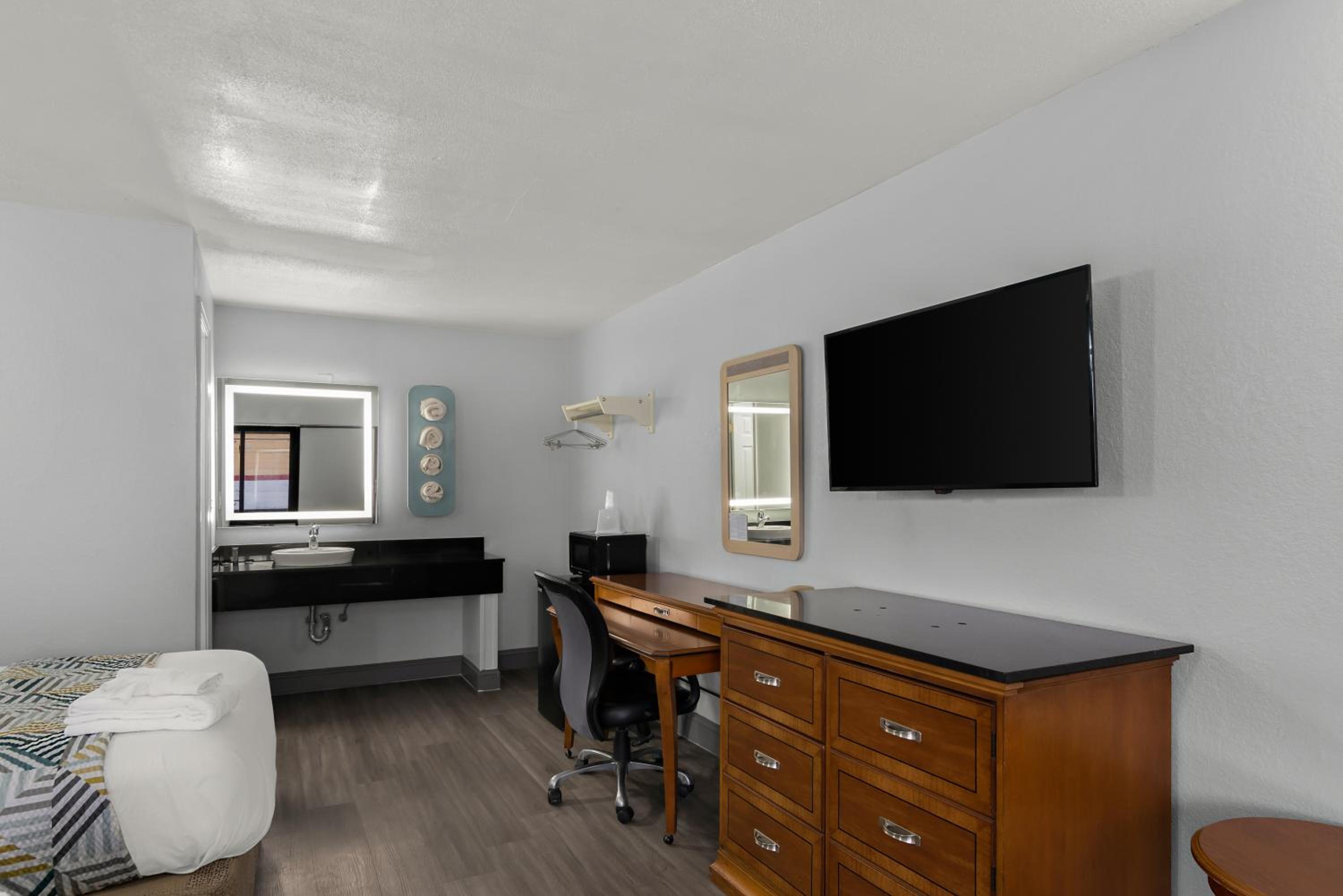 2 Double Beds Accessible Non Smoking photo 2