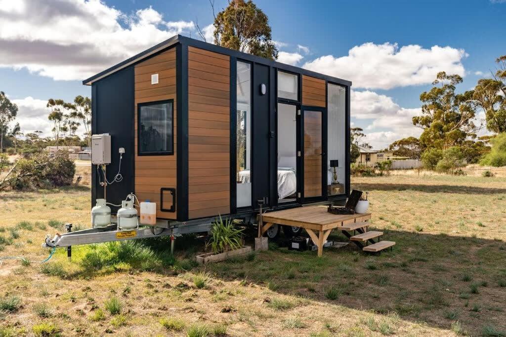 Mobile Home photo 2