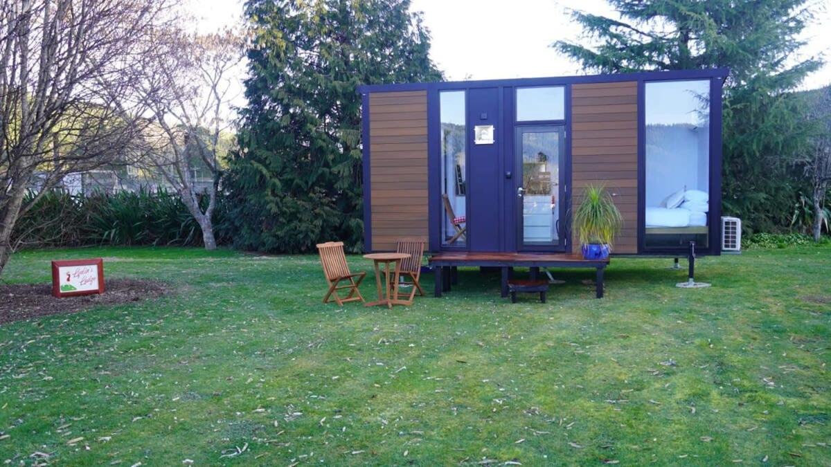 Mobile Home photo 2