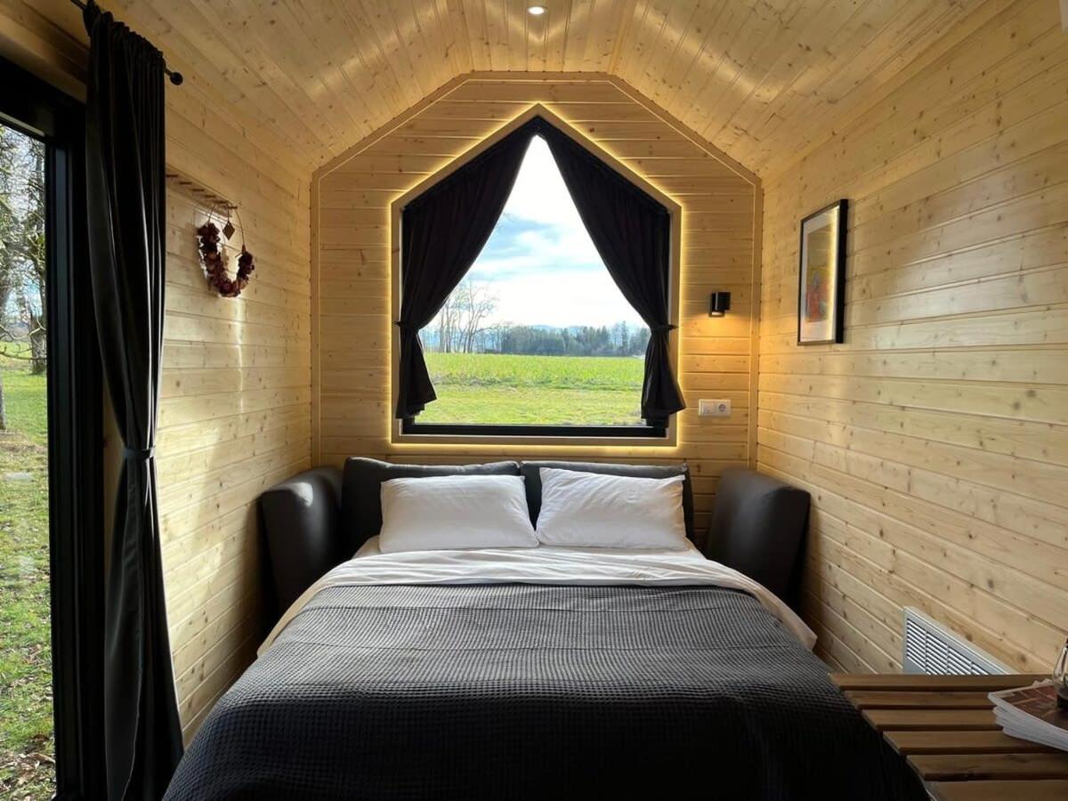 Mobile Home photo 1