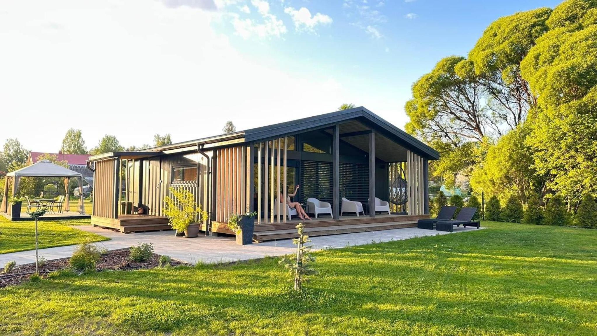 Two-Bedroom House - Photo 2