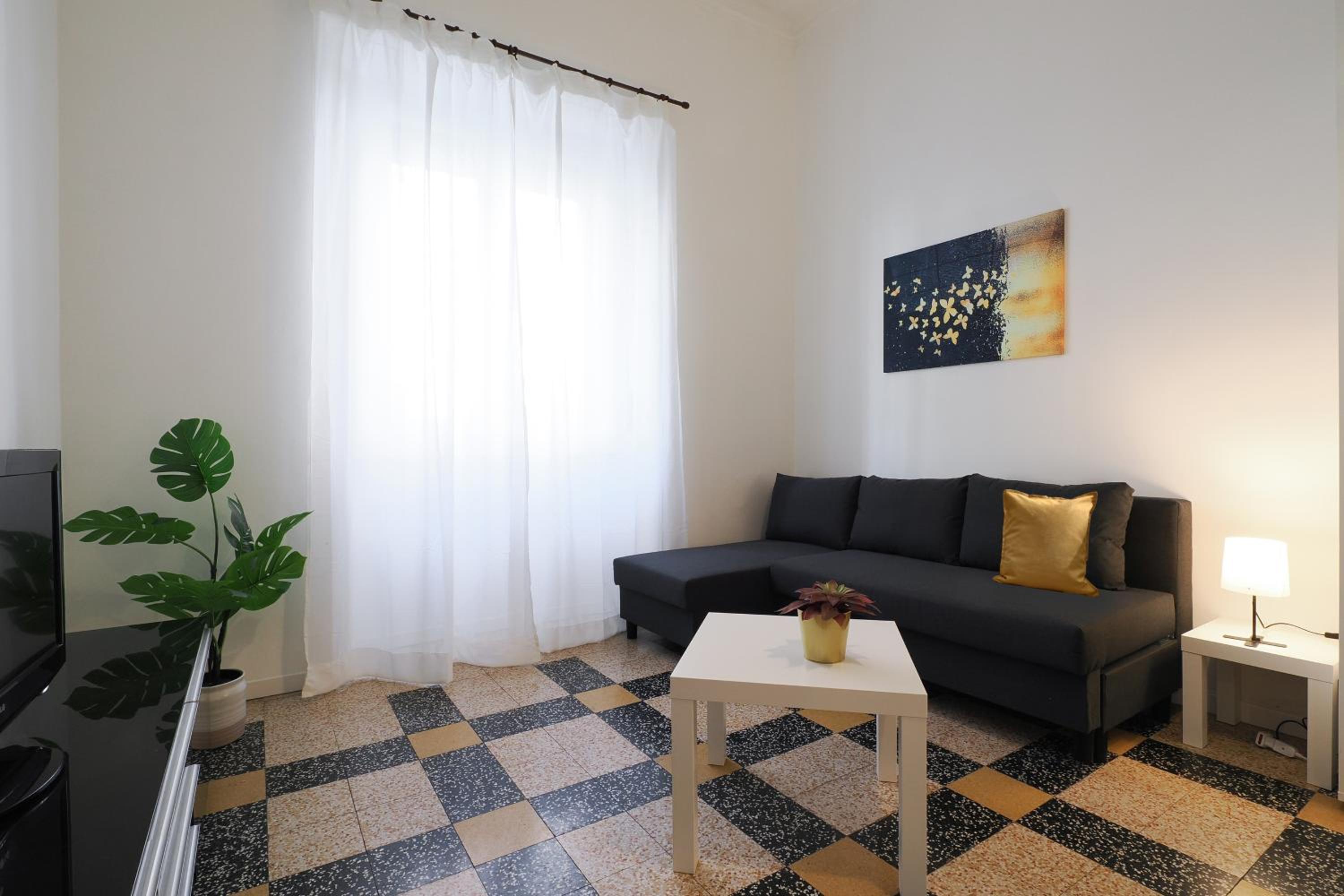 One-Bedroom Apartment