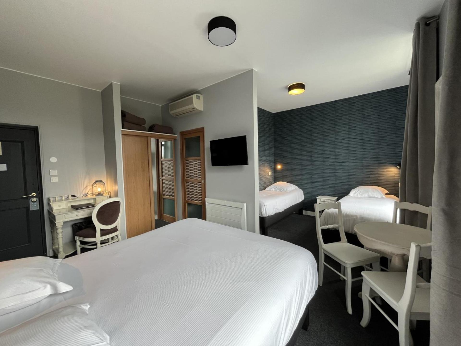 Quadruple Room - Photo 1