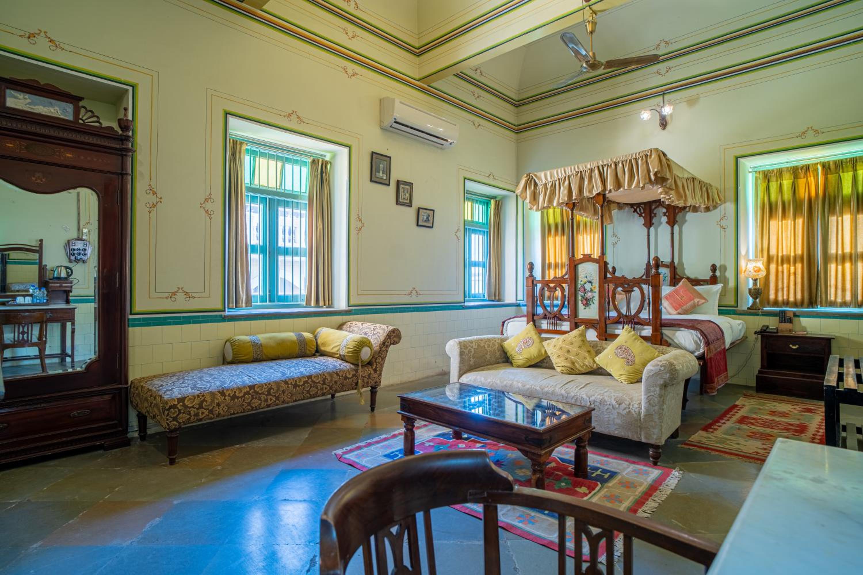 Zuper Luxury Room photo 2