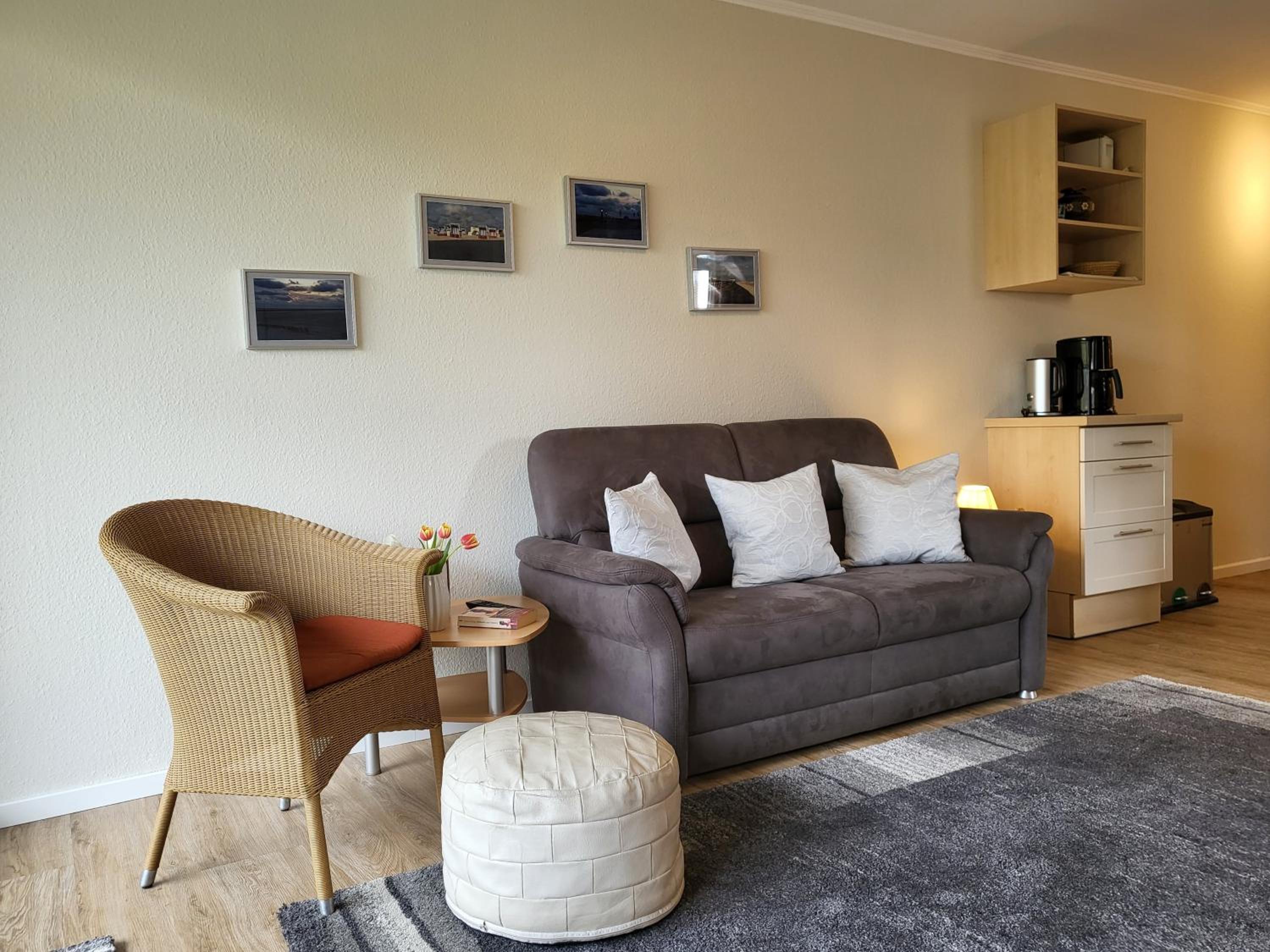 Apartment with Balcony photo 3