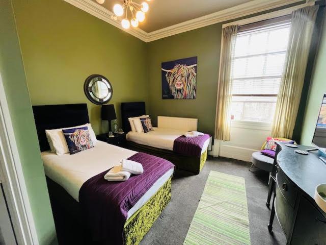 Large Twin Room photo 2