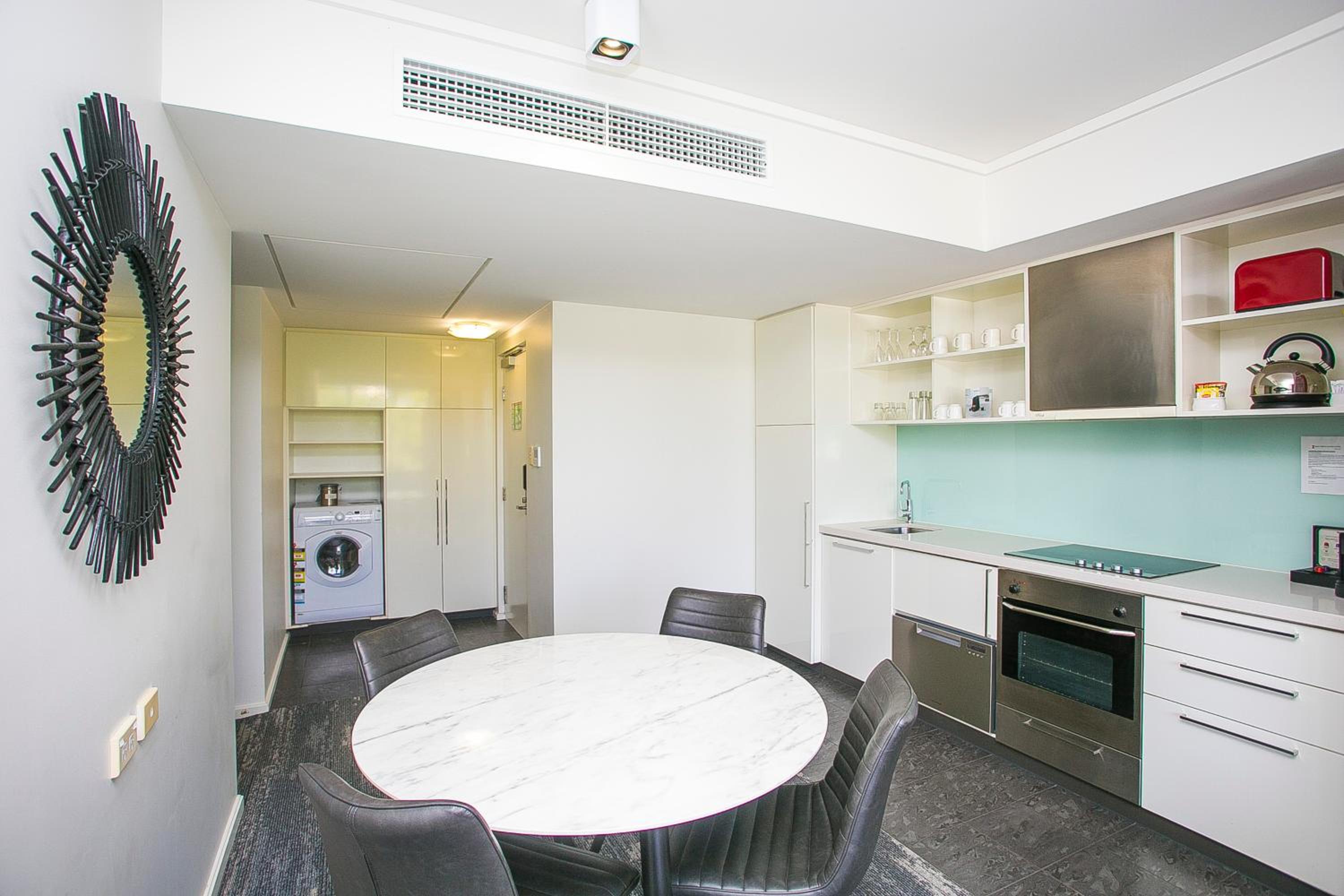 Standard Suite - Photo 3