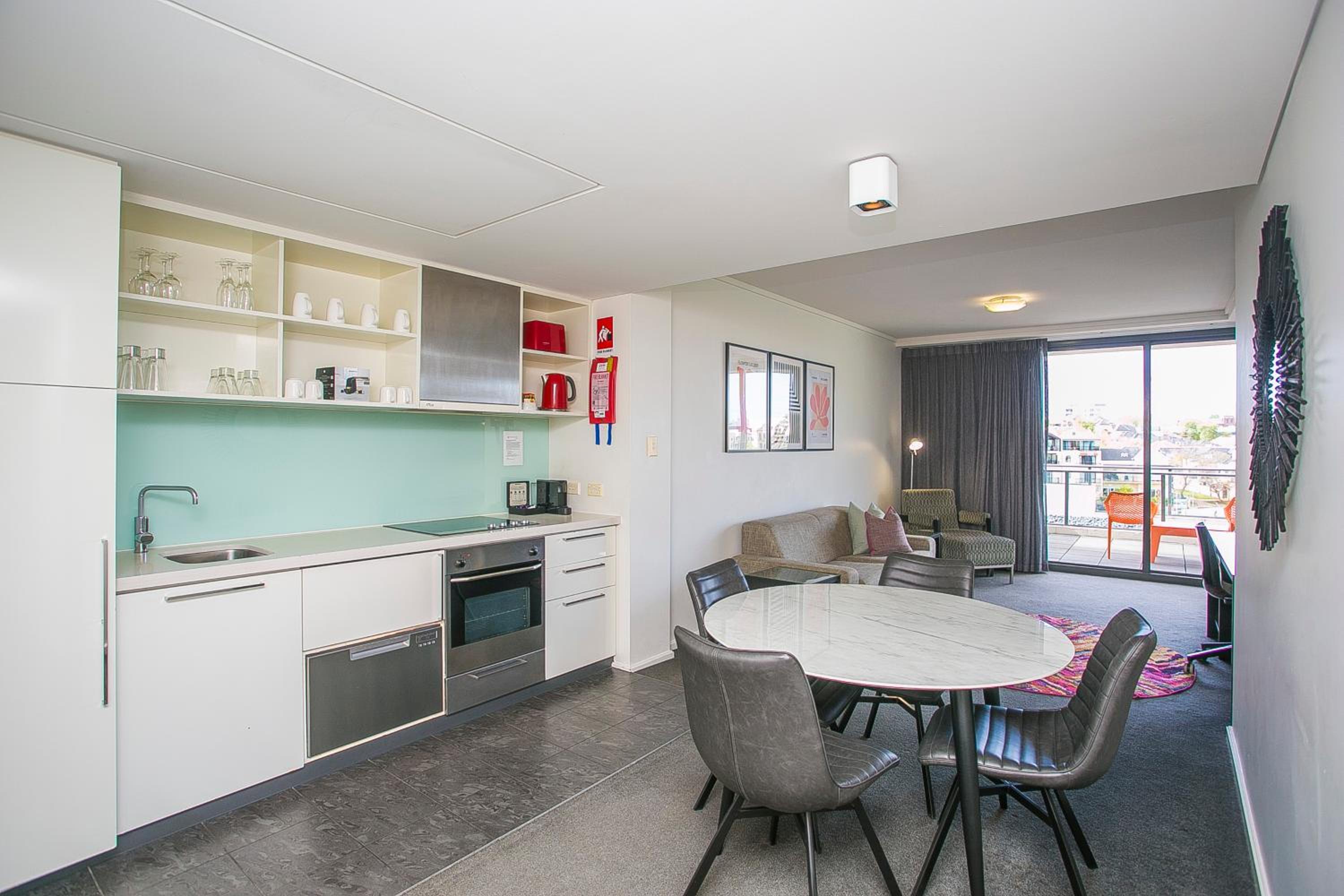 Superior Suite - Photo 8
