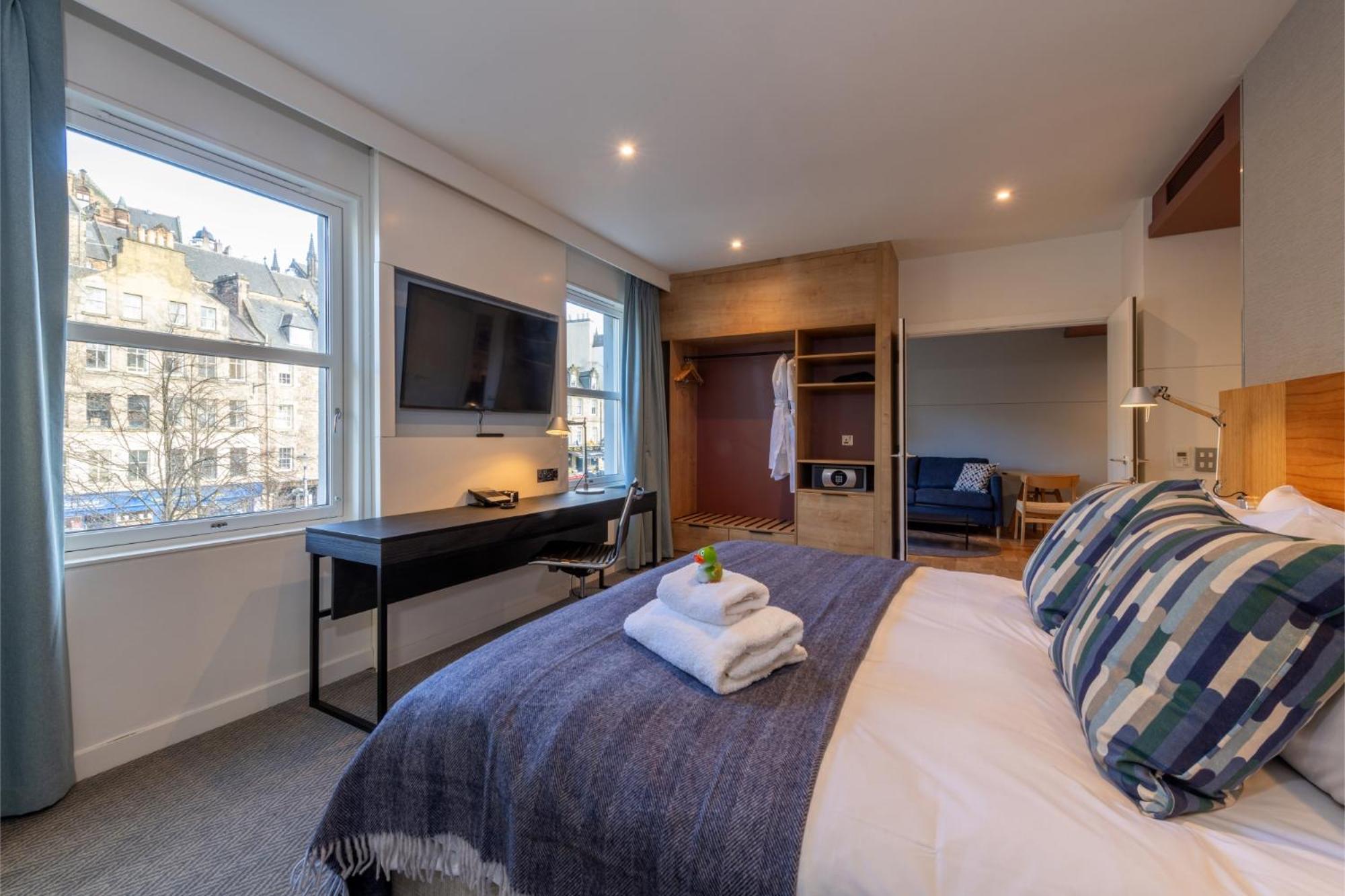 Castle View Suite - Photo 4