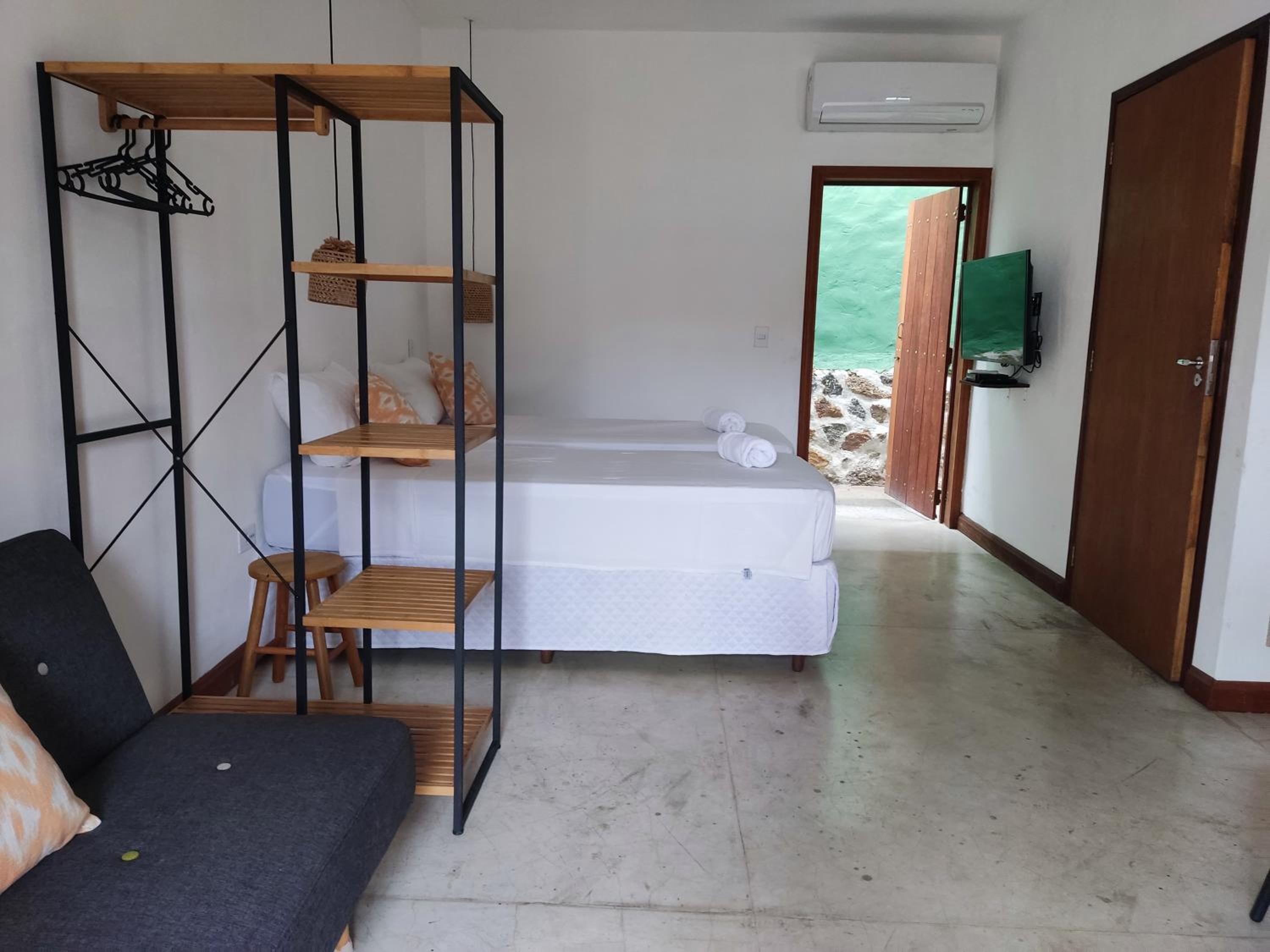 Standard Double or Twin Room - Photo 7