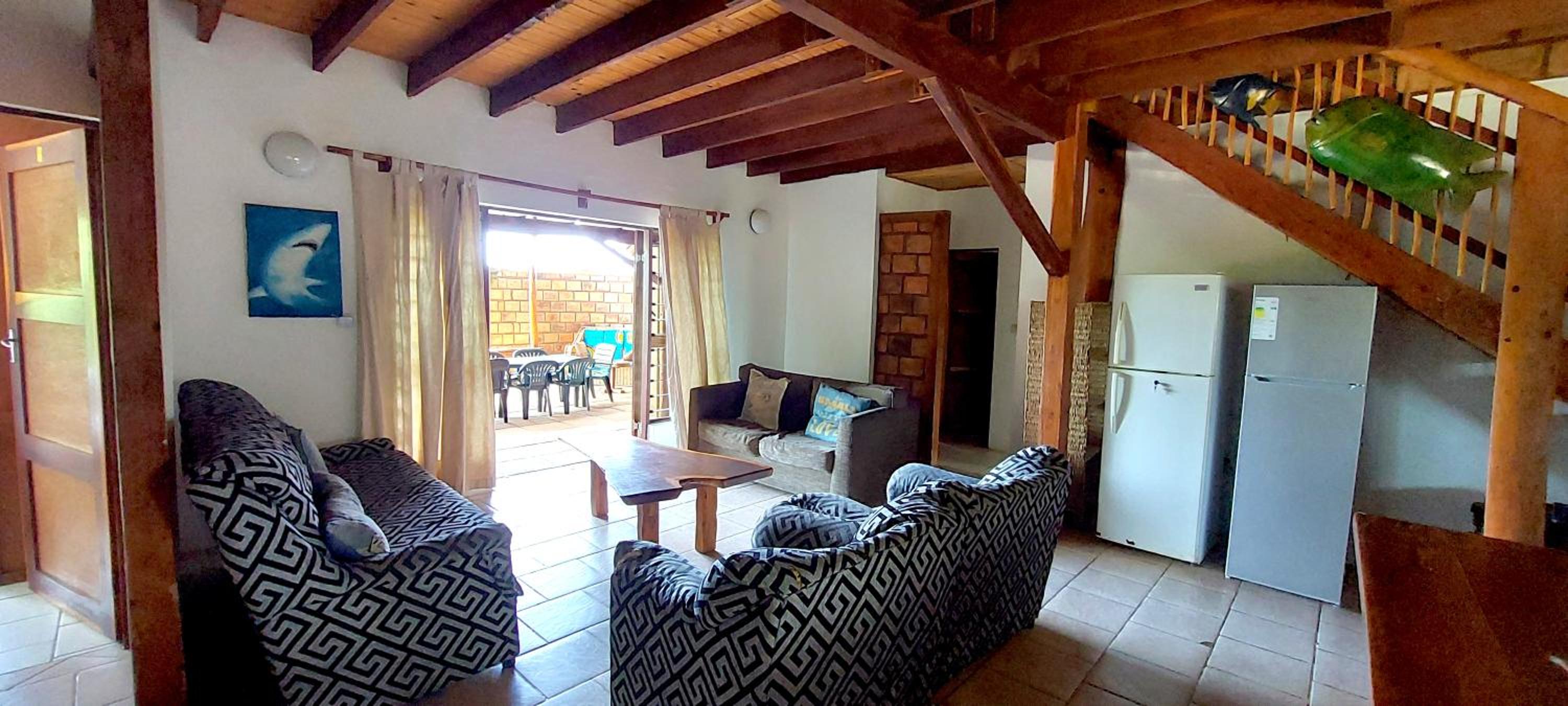 Eight-Bedroom House photo 1
