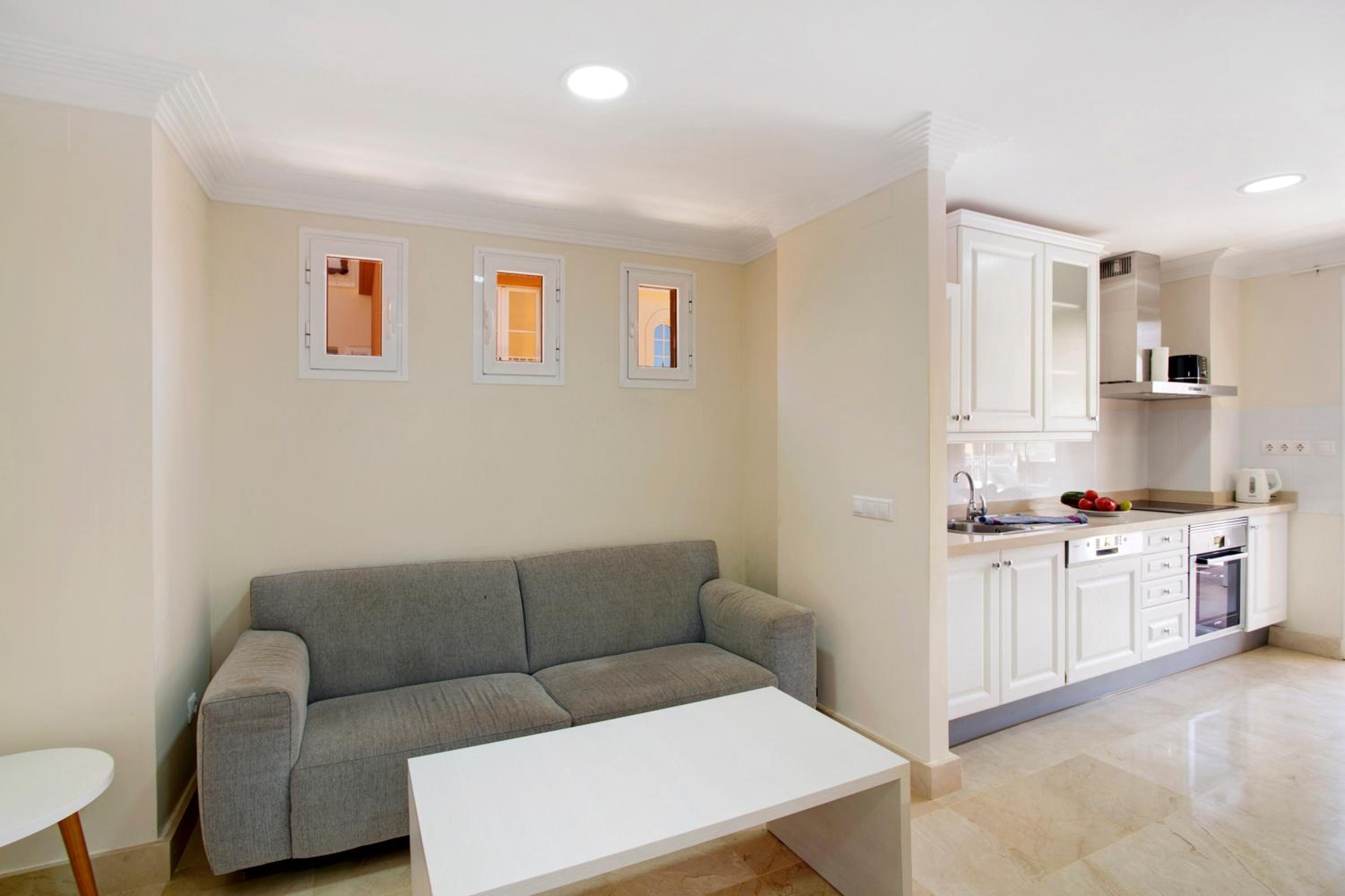 Superior One-Bedroom Apartment